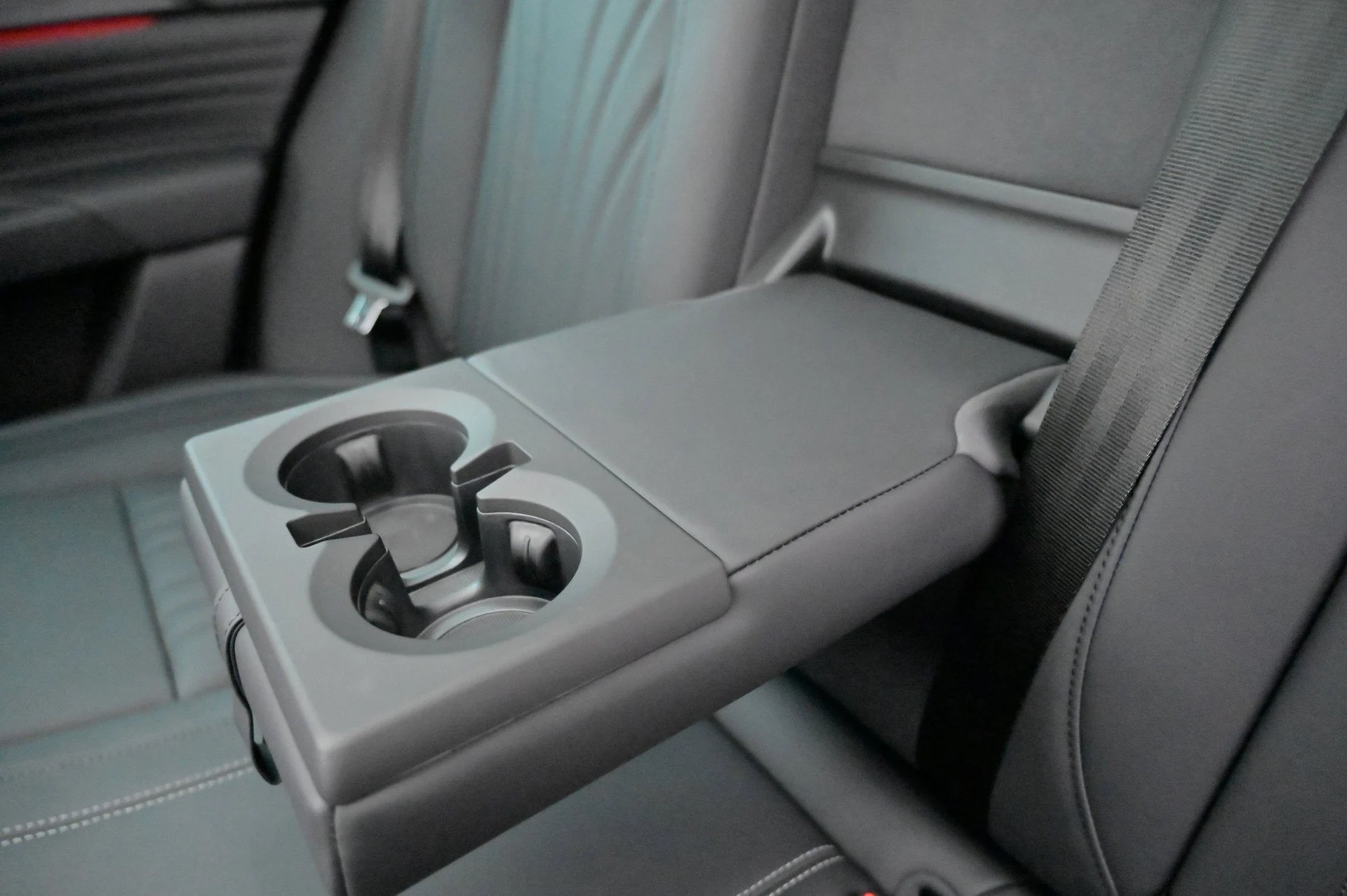 mph041_3018476792_ab0bac632e2a4effa82e2ded5b03d9c5_dbb7ce7bcd