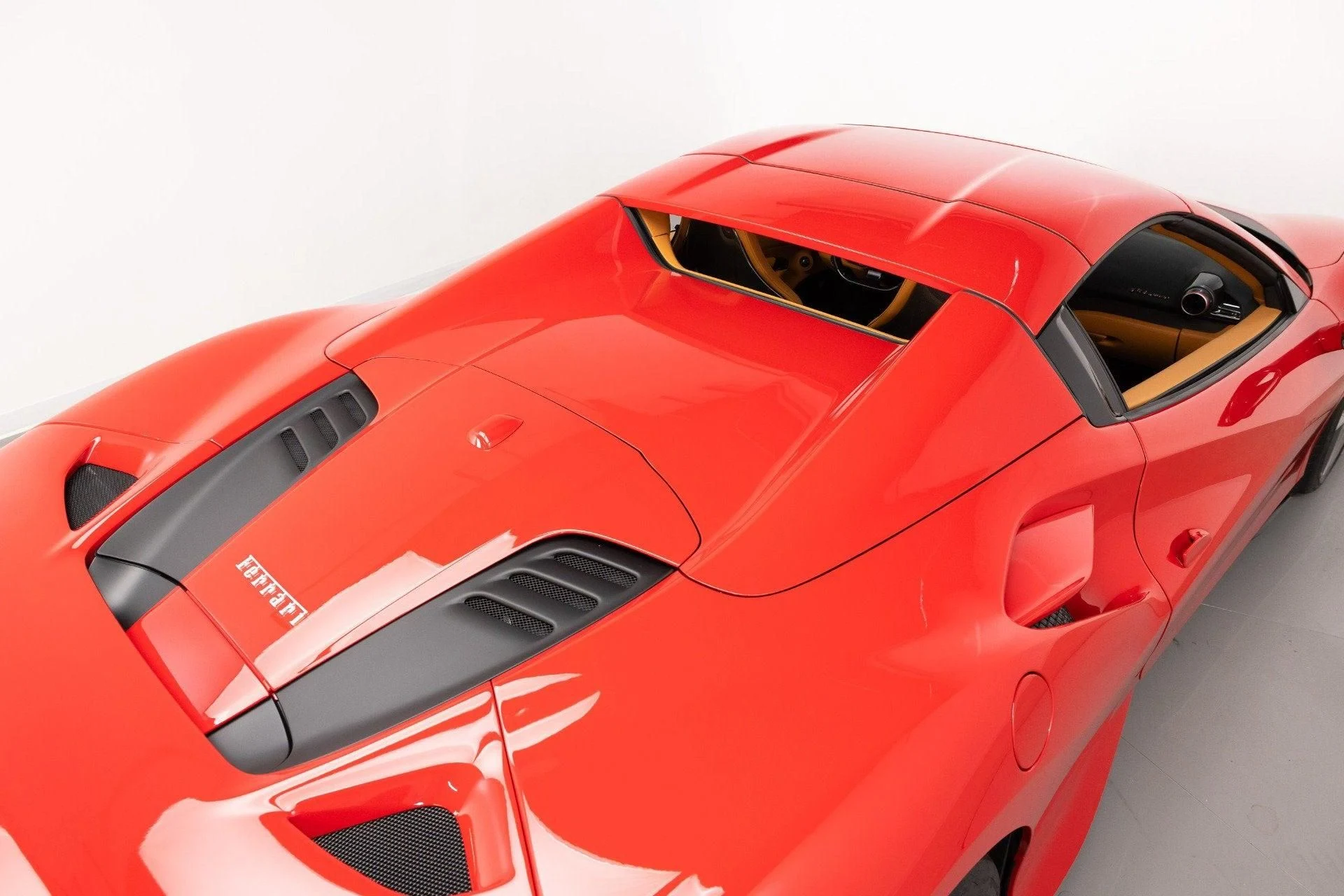 mph041_303293427_Used_2021_Ferrari_F8_Spider_1788440829_b94ab0f5b2