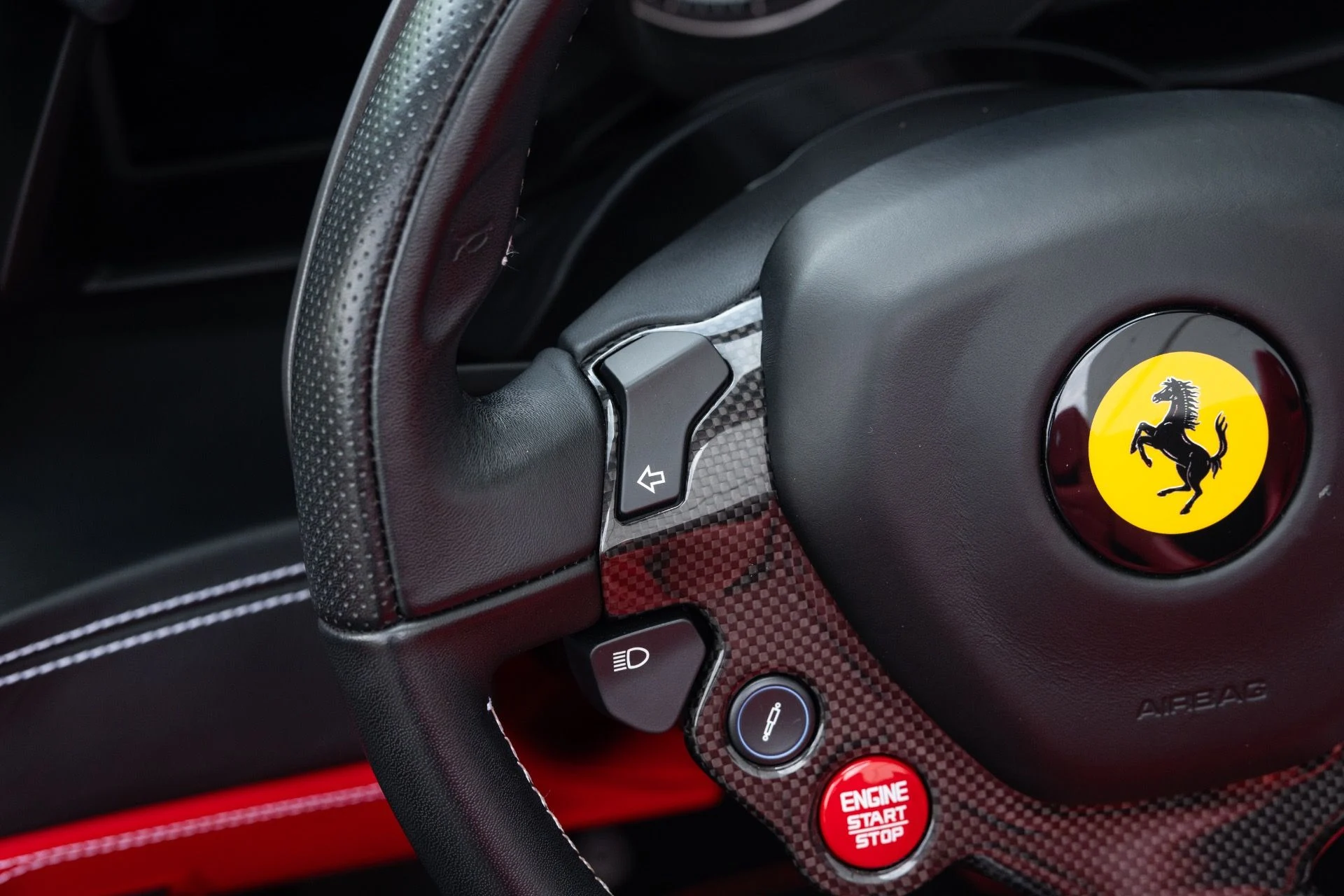 mph041_3036697251_Used_2018_Ferrari_488_Spider_1779900992_32270ab6d0