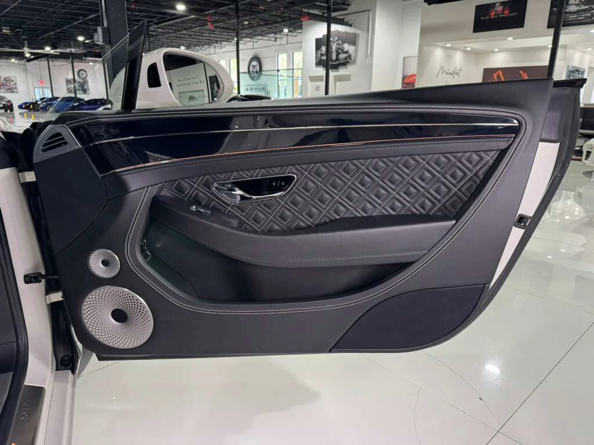 mph041_3055990549_d67fed728922aee0cf2cc87ae3db31cb_a5a5f96599