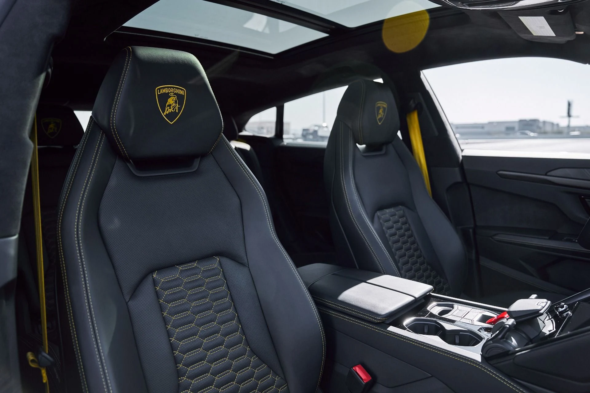 mph041_3071740359_Used_2024_Lamborghini_Urus_S_1770085889_d5a5ed43b0