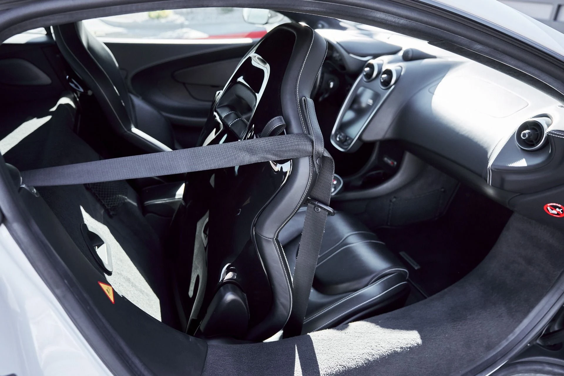 mph041_308433967_Used_2020_Mc_Laren_570_S_1768499809_b0b8ae134c