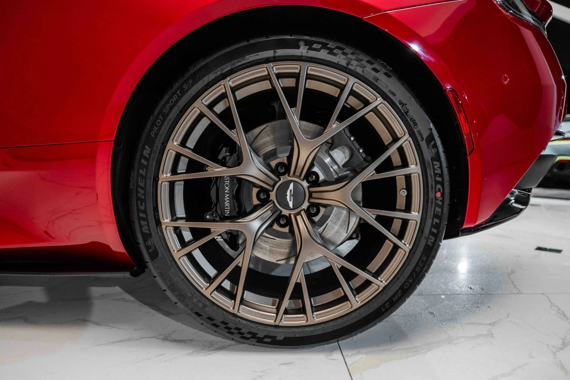 mph041_3086721268_Used_2025_Aston_Martin_DB_12_Volante_1727881023_49cb9a5160