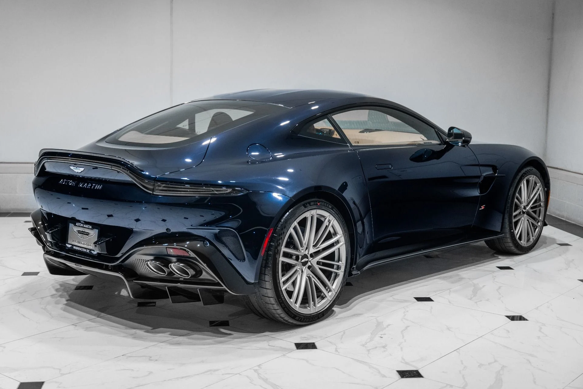 mph041_3100038694_New_2026_Aston_Martin_Vantage_S_Coupe_1767629088_0b421874b6