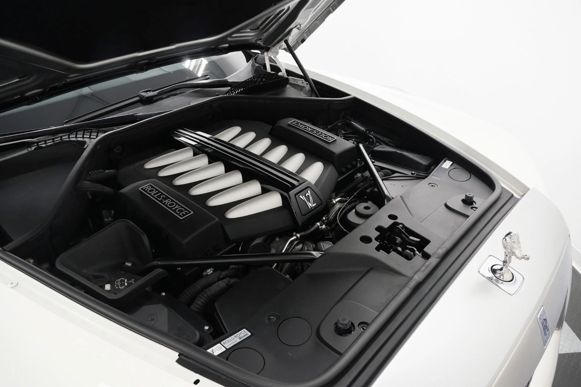mph041_3115018839_Used_2014_Rolls_Royce_Ghost_V12_Power_Drivers_Assistance_1_Heated_and_Ventilated_Front_Seats_1779224671_380cac6923