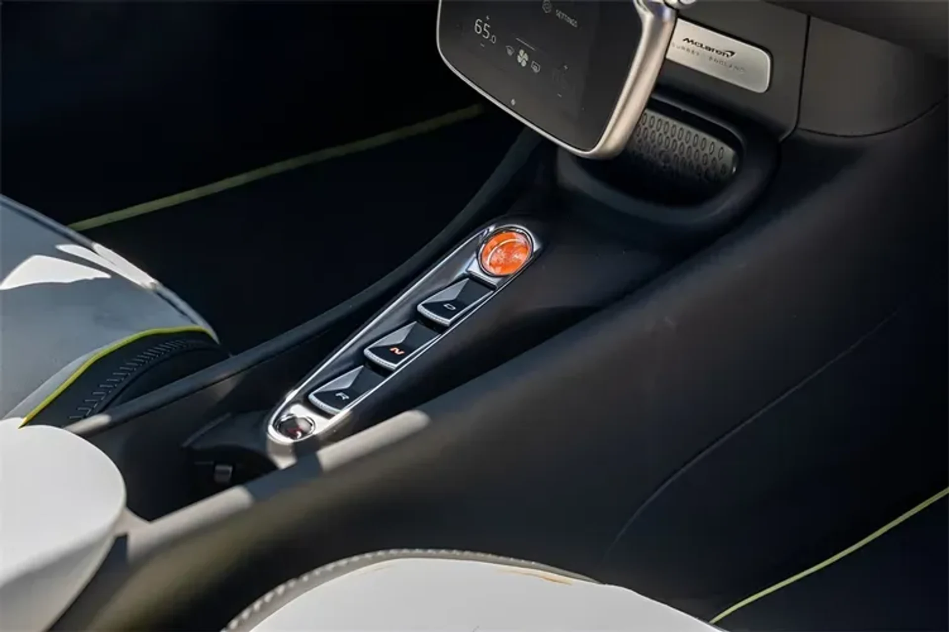 mph041_313638383_Se_Hchwx6_Xlk_N_Fo_YM_med_1c82517875