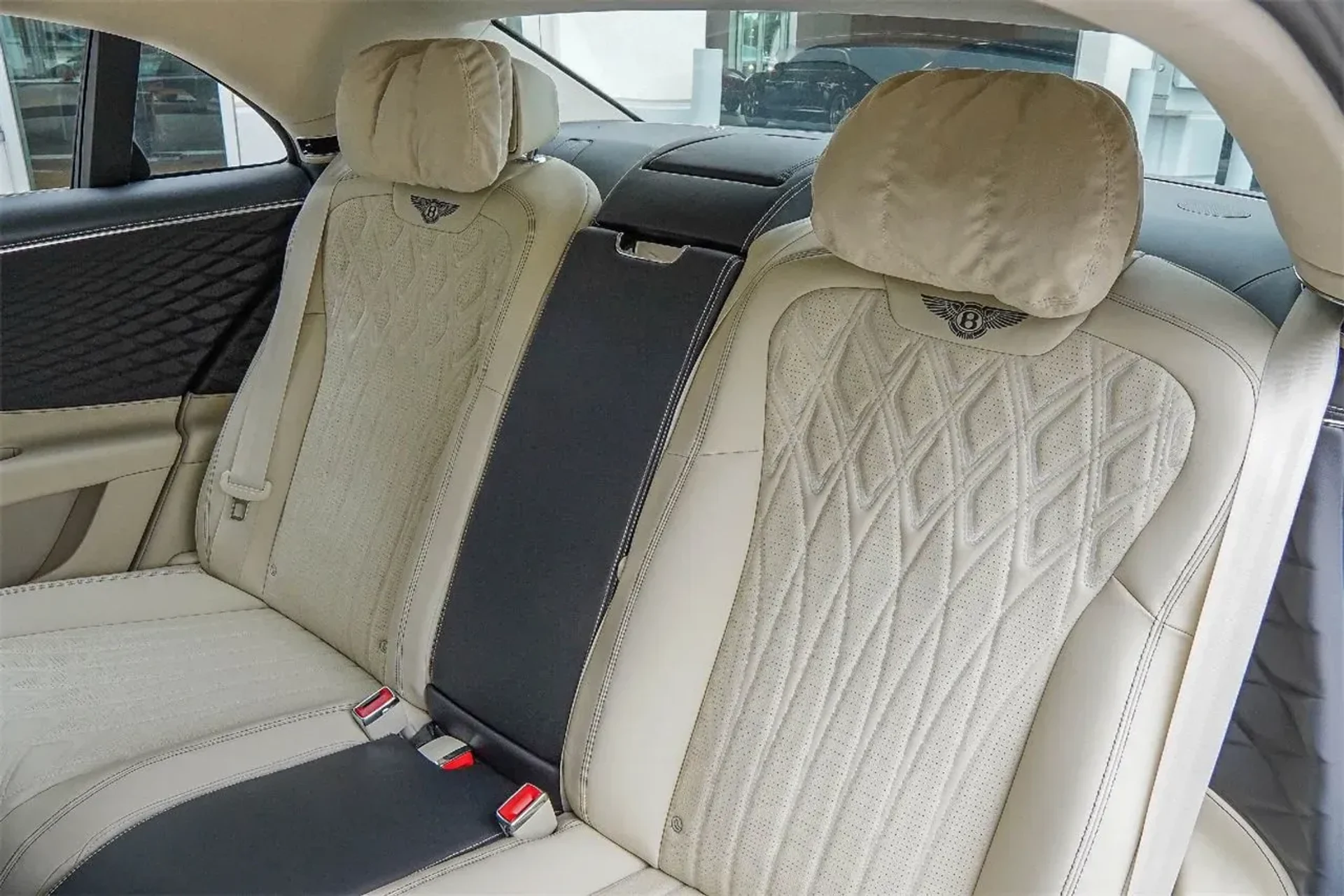 mph041_3162827920_b1982349333345eaa3b25d2f0aada987_5994a7e8d1