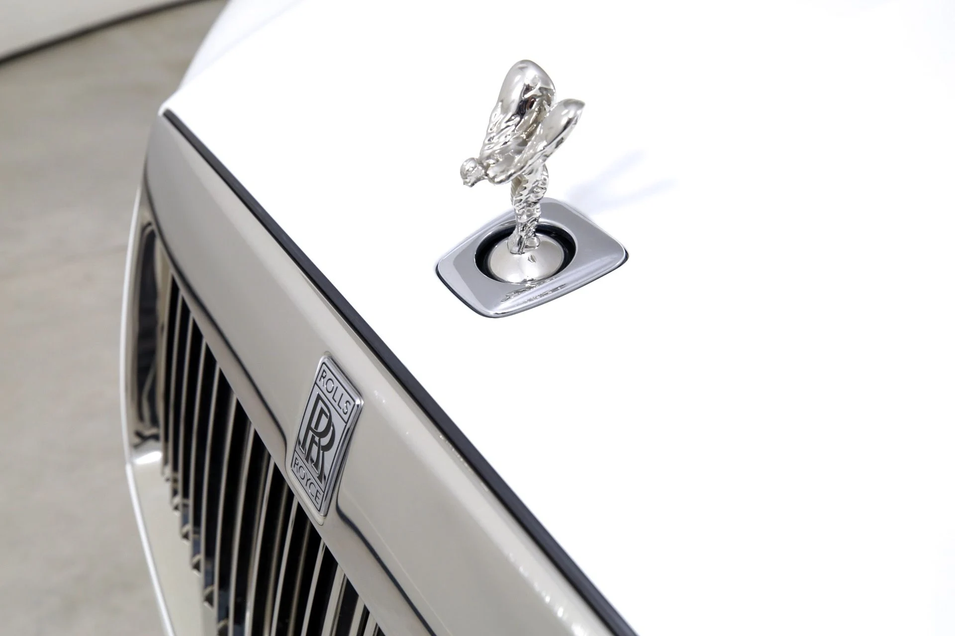 mph041_3162945891_Used_2022_Rolls_Royce_Ghost_1755181543_40c089b82d