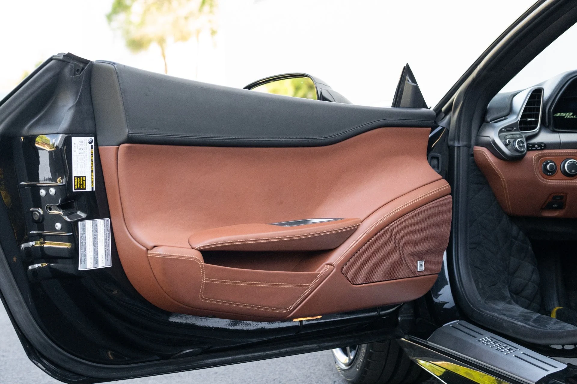 mph041_3169017732_Used_2013_Ferrari_458_Italia_1773252812_5c847f6a3c