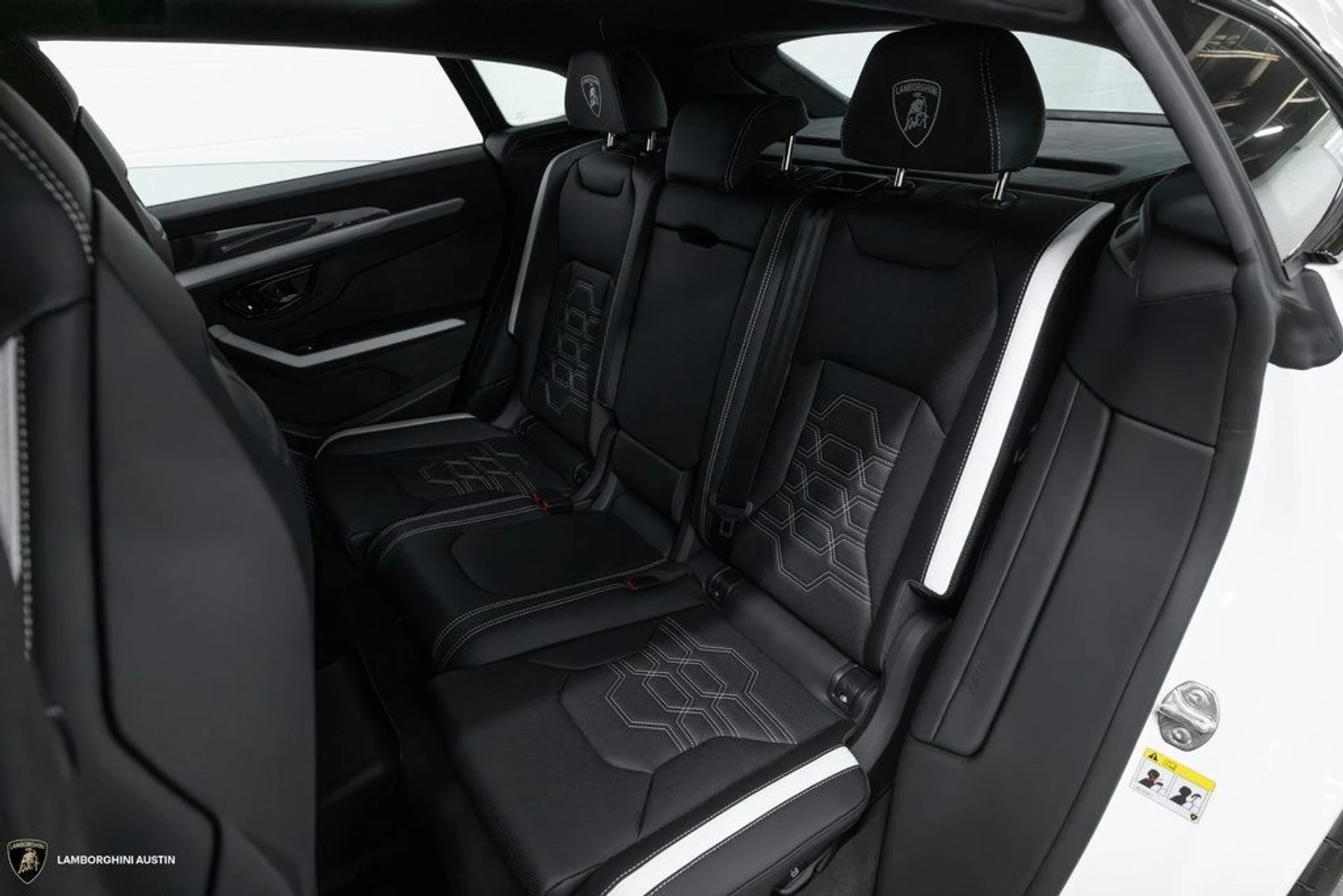 mph041_3170503833_68cfa315e0f6a1eccf7430d0032562bex_5250490a32