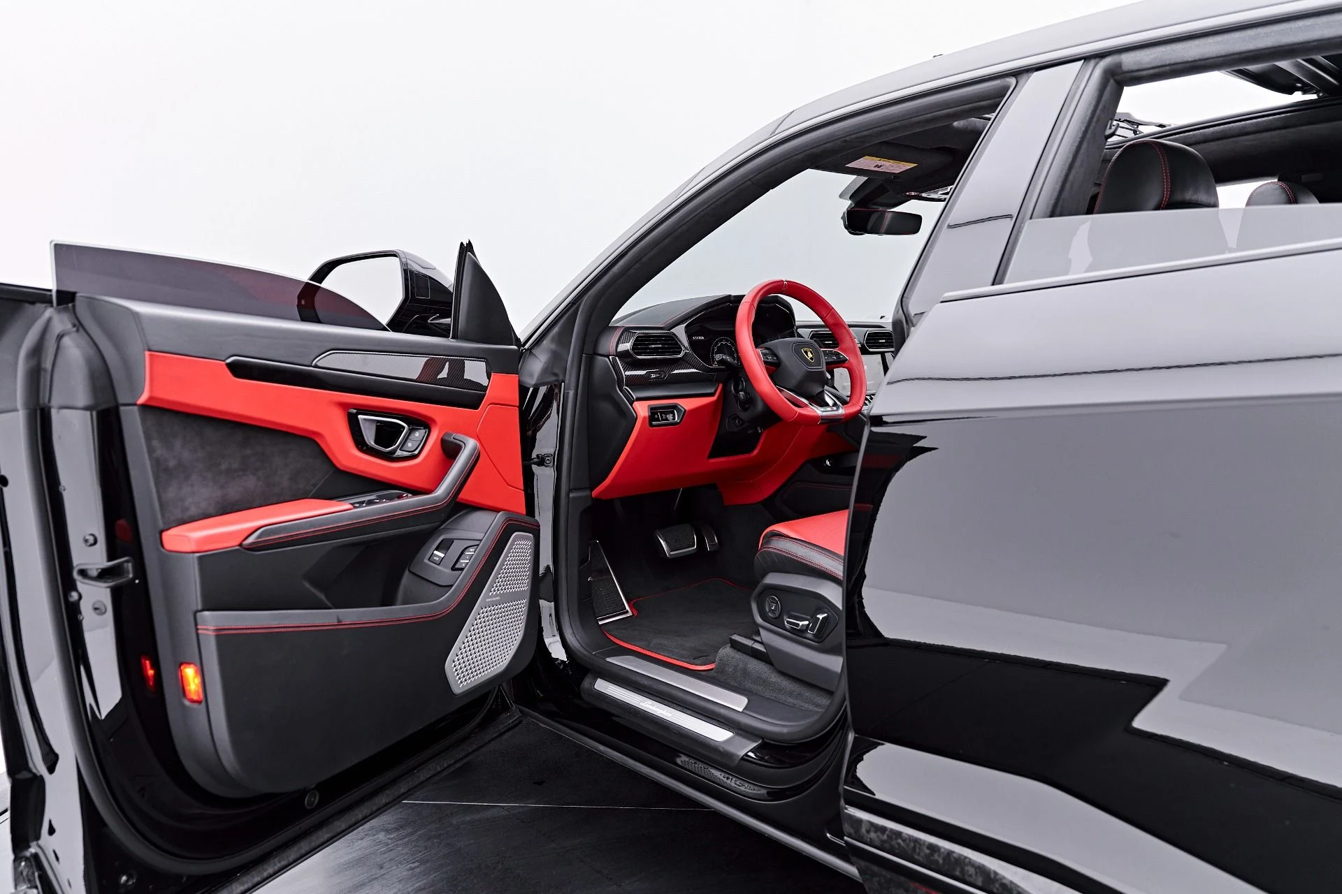 mph041_3184420700_Used_2022_Lamborghini_Urus_1788219592_48eede1c5b