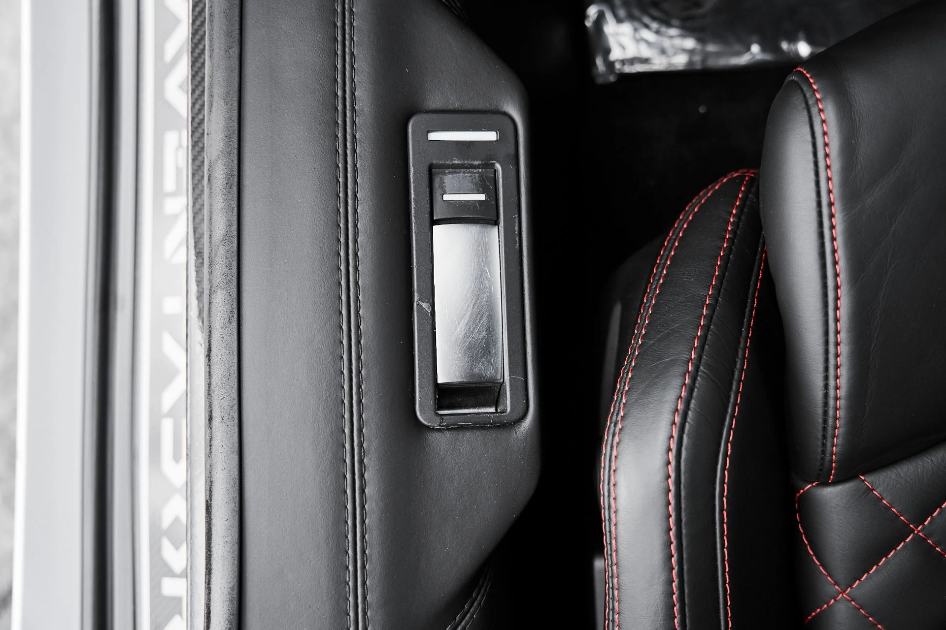 mph041_318618718_Used_2018_Lamborghini_Aventador_S_Base_1775006883_16cbf73ac3