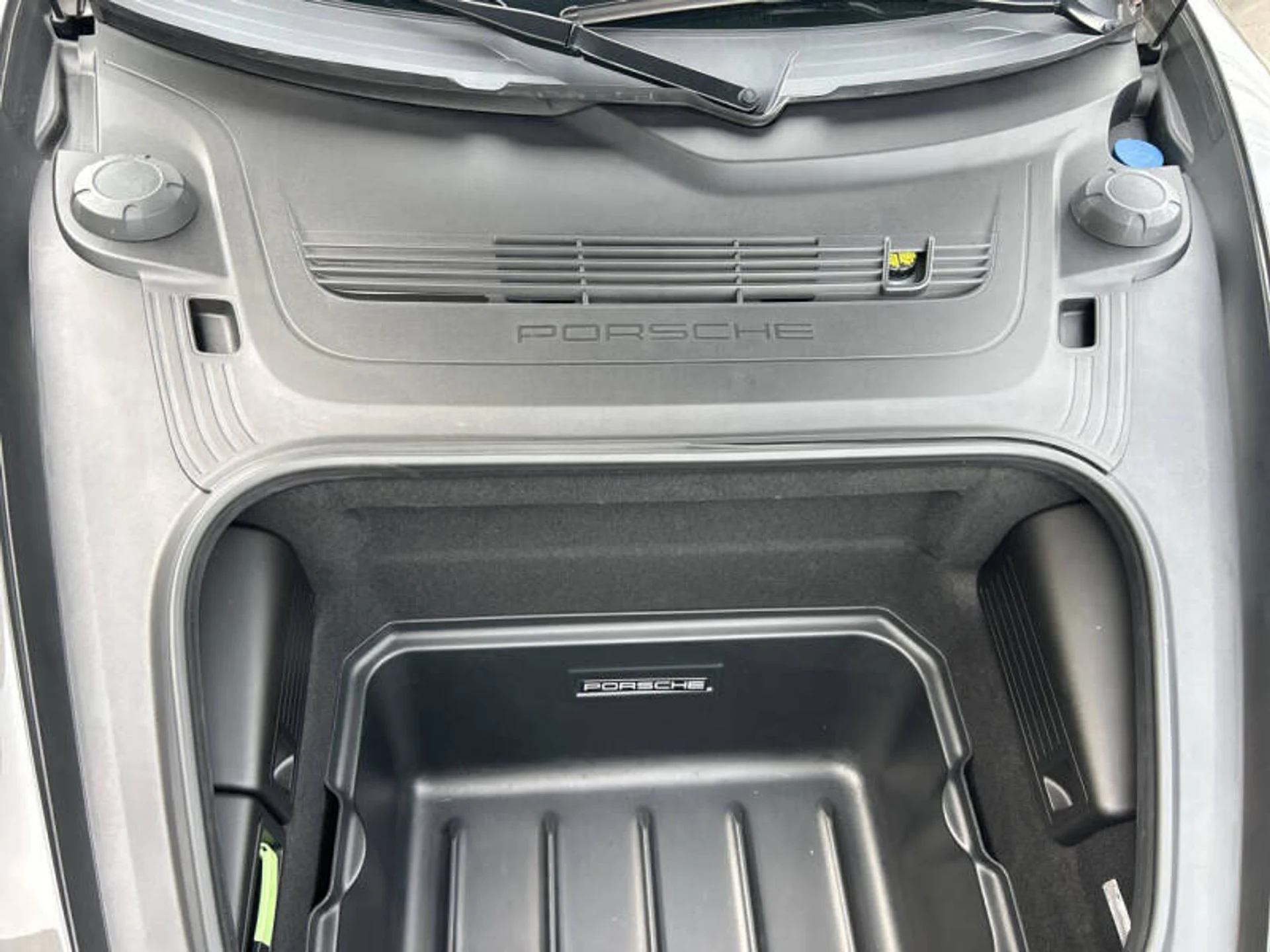 mph041_3189209177_2016_porsche_911_carrera_s_2dr_convertible_7e880460e3