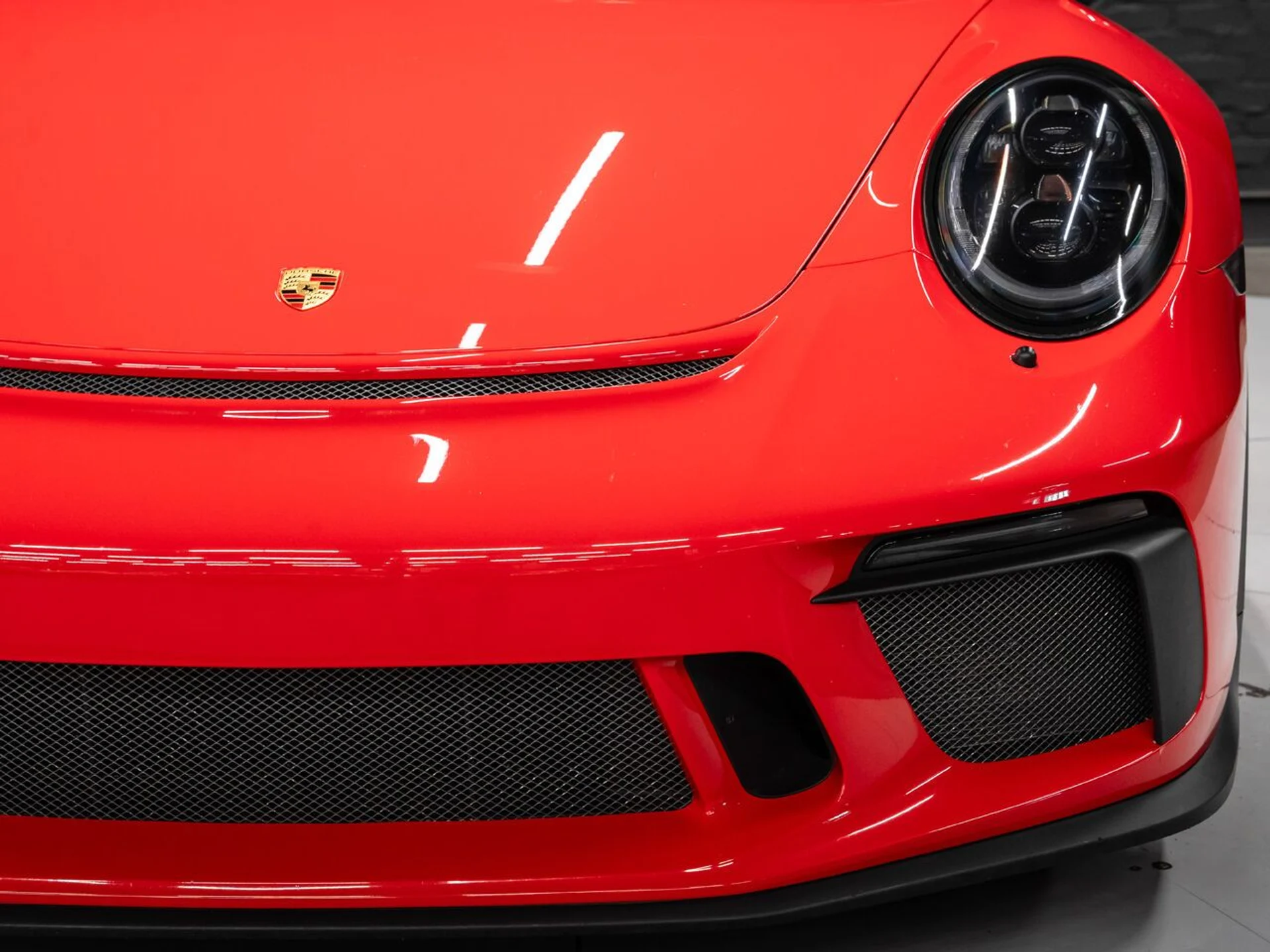mph041_3189936944_porsche_911_2018_f5c41cab87