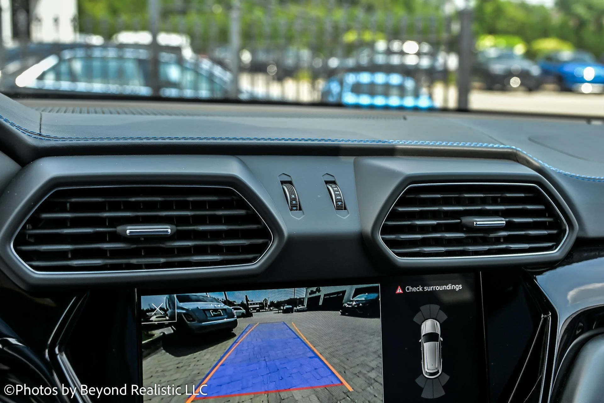 mph041_3206684817_Used_2022_Lamborghini_Urus_1754726512_10e5a07750