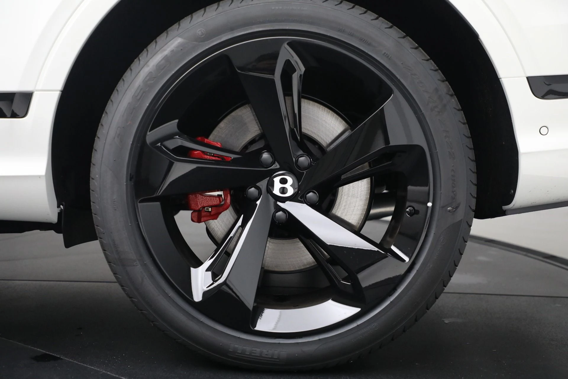 mph041_3221303120_New_2025_Bentley_Bentayga_V8_8881afe7f2