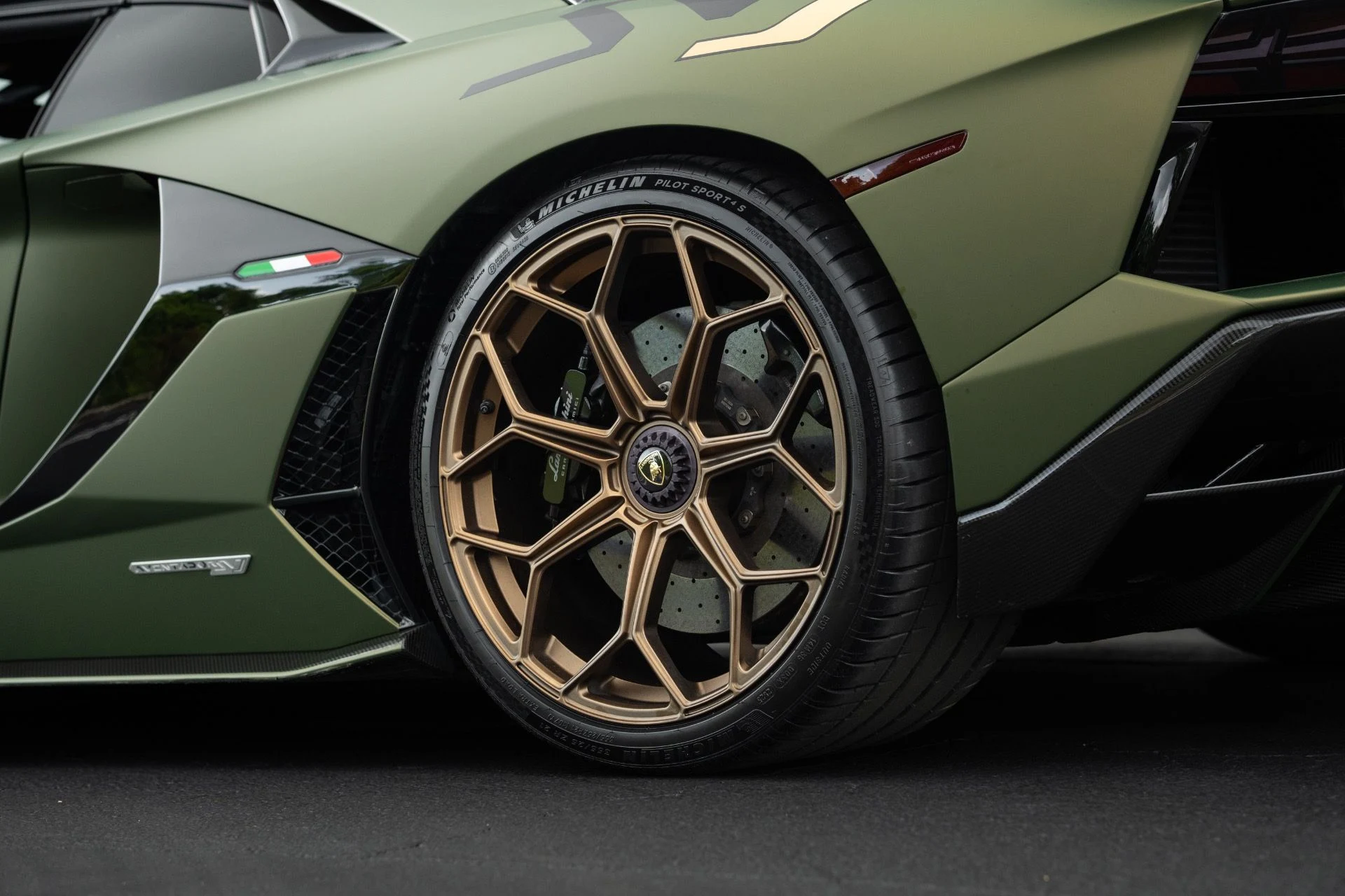 mph041_3228358916_Used_2021_Lamborghini_Aventador_LP_770_4_SVJ_Roadster_1773714572_16ec56625b