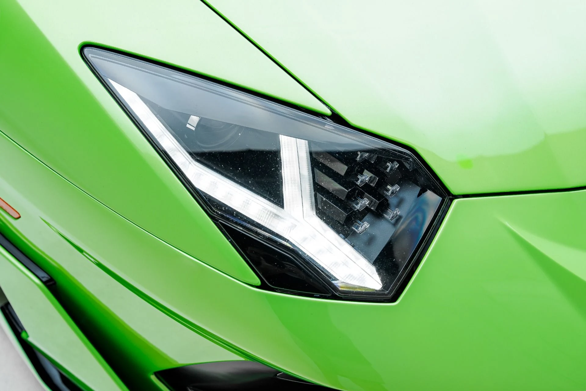 mph041_3231529054_Used_2019_Lamborghini_Aventador_LP_770_4_SVJ_1789598544_9459a1dcad