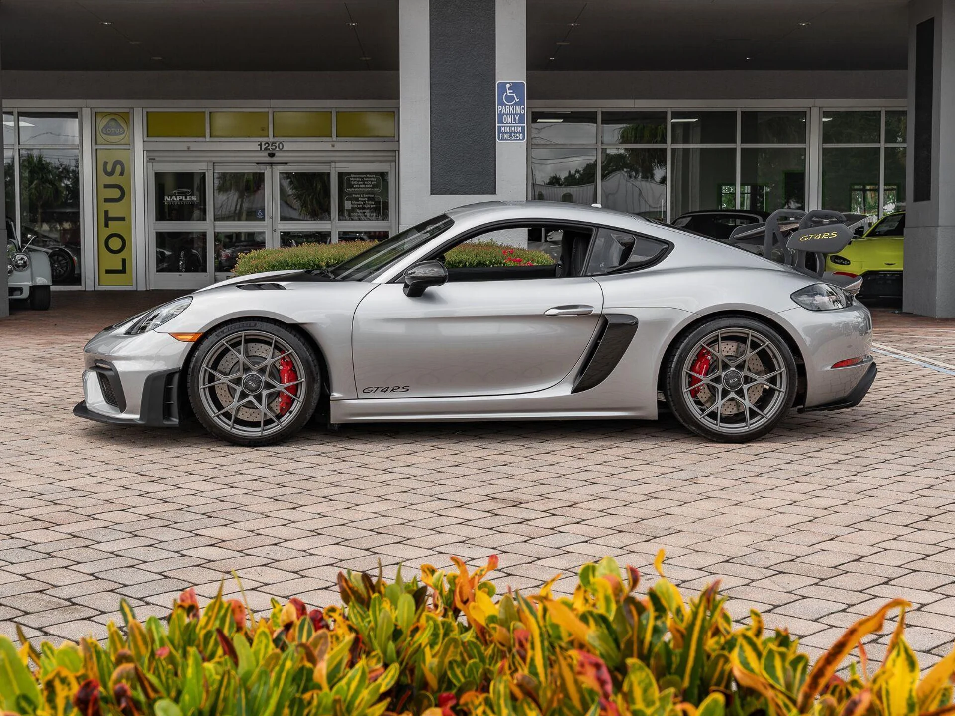 mph041_3238447918_Used_2024_Porsche_718_Cayman_GT_4_RS_1790111654_9894aab9fa