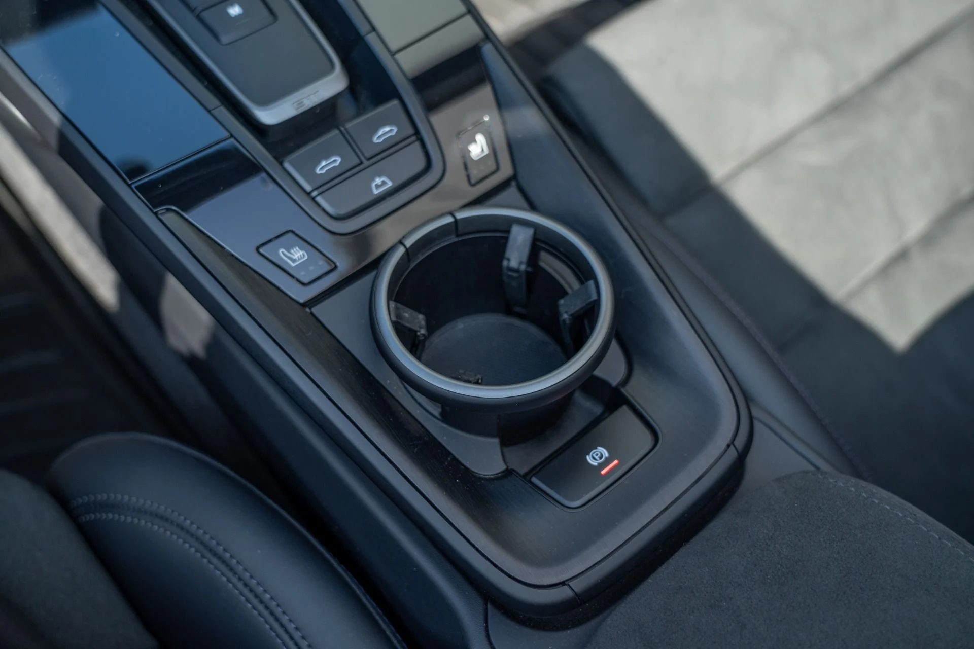 mph041_3251723465_Used_2024_Porsche_911_Carrera_GTS_1761603170_1947785442