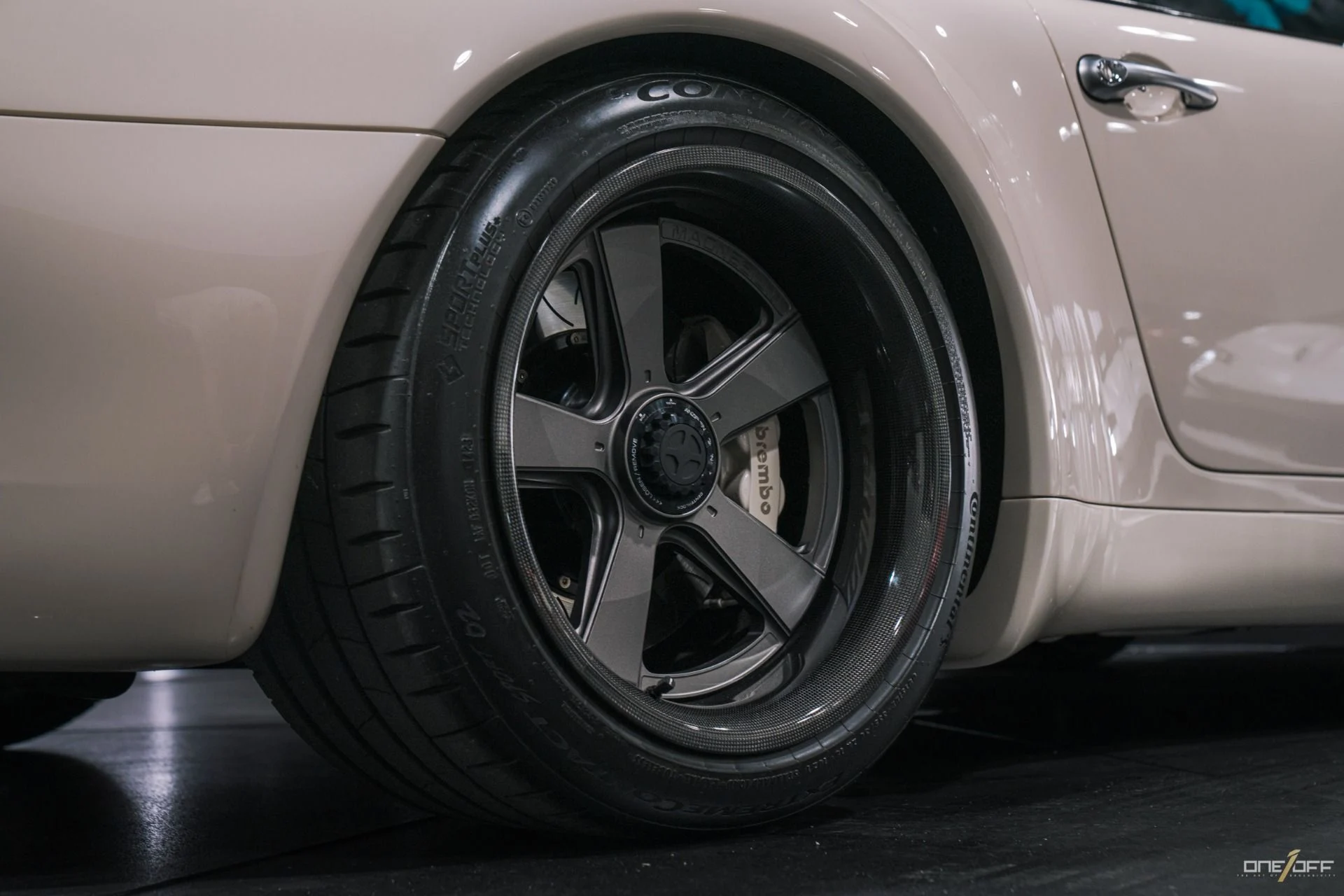 mph041_3257544946_Used_1997_Porsche_911_Gunther_Werks_Speedster_1762325156_b9aaecf7ac