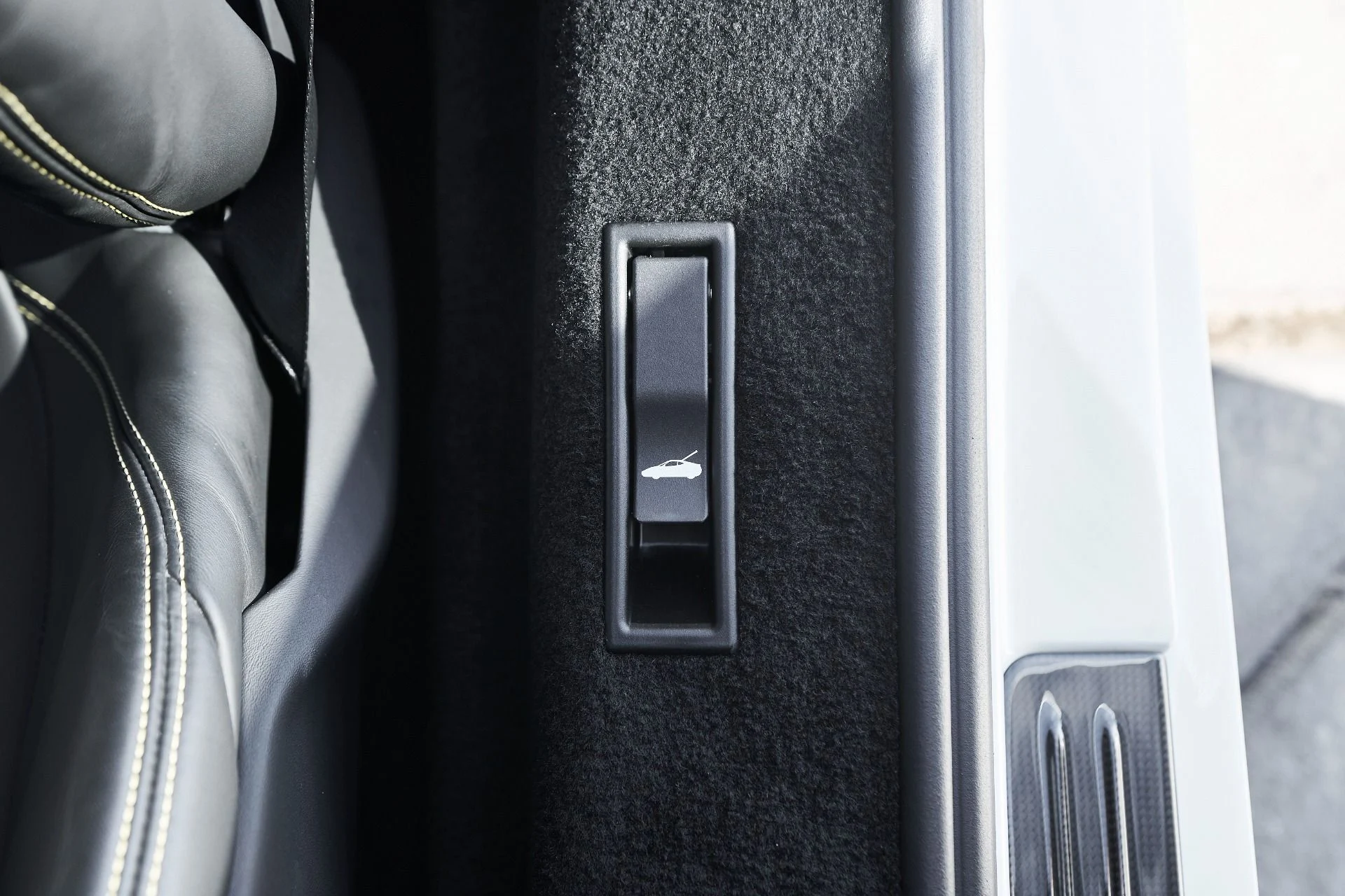 mph041_3270870183_Used_2023_Ferrari_SF_90_Stradale_1762821694_977bbef43b