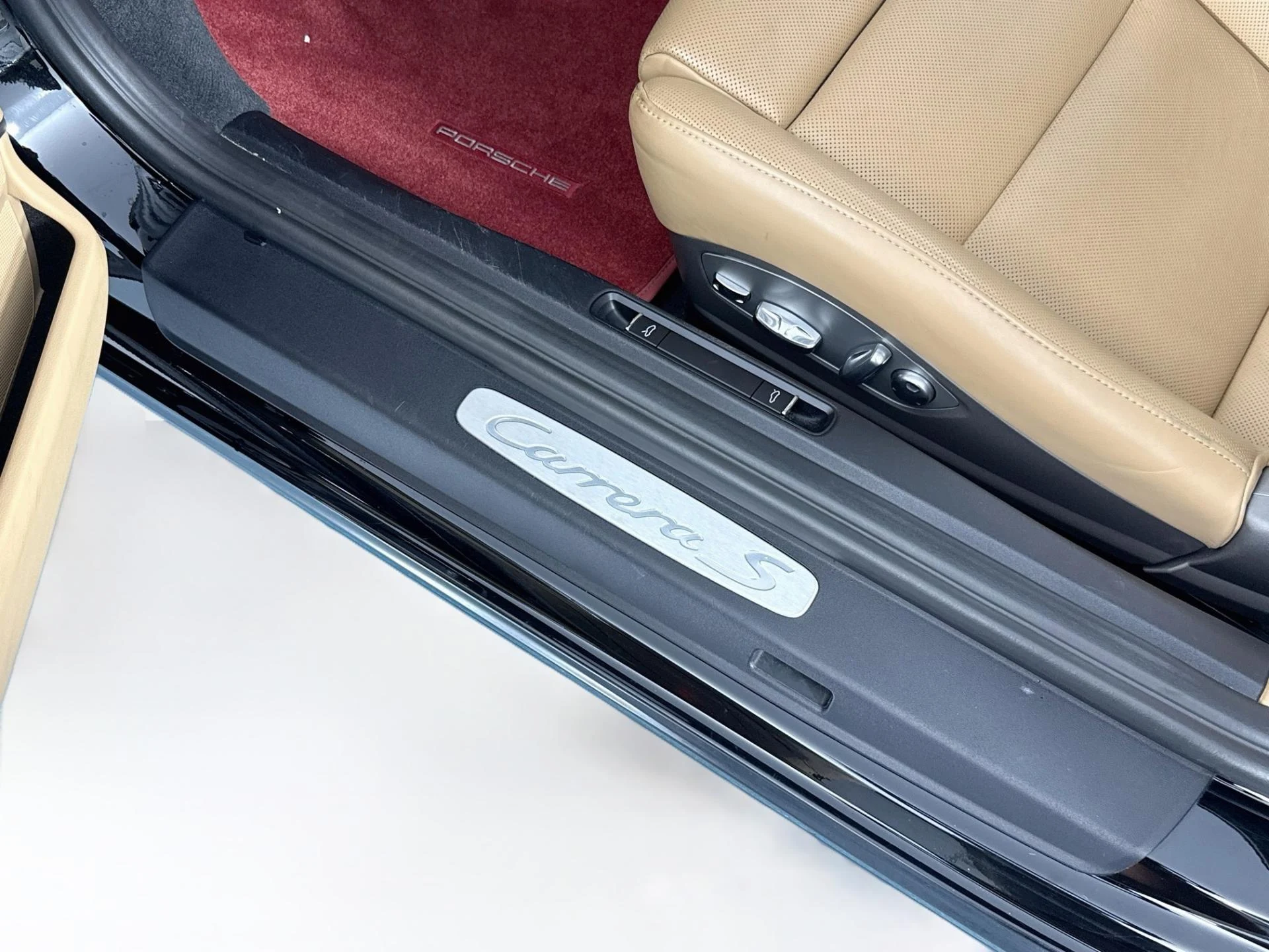mph041_3287659649_Used_2017_Porsche_911_Carrera_S_1788200850_0043721780