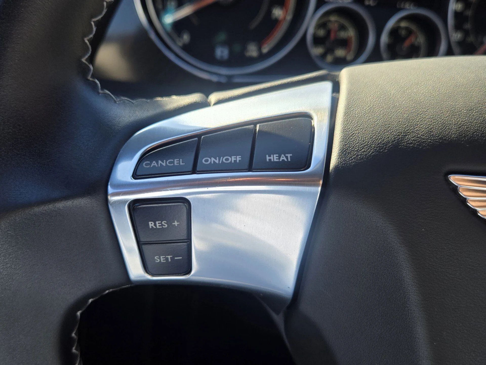 mph041_3295206608_6a2fa4e374ff31b9ec35630fff61ef51x_c9f0968880