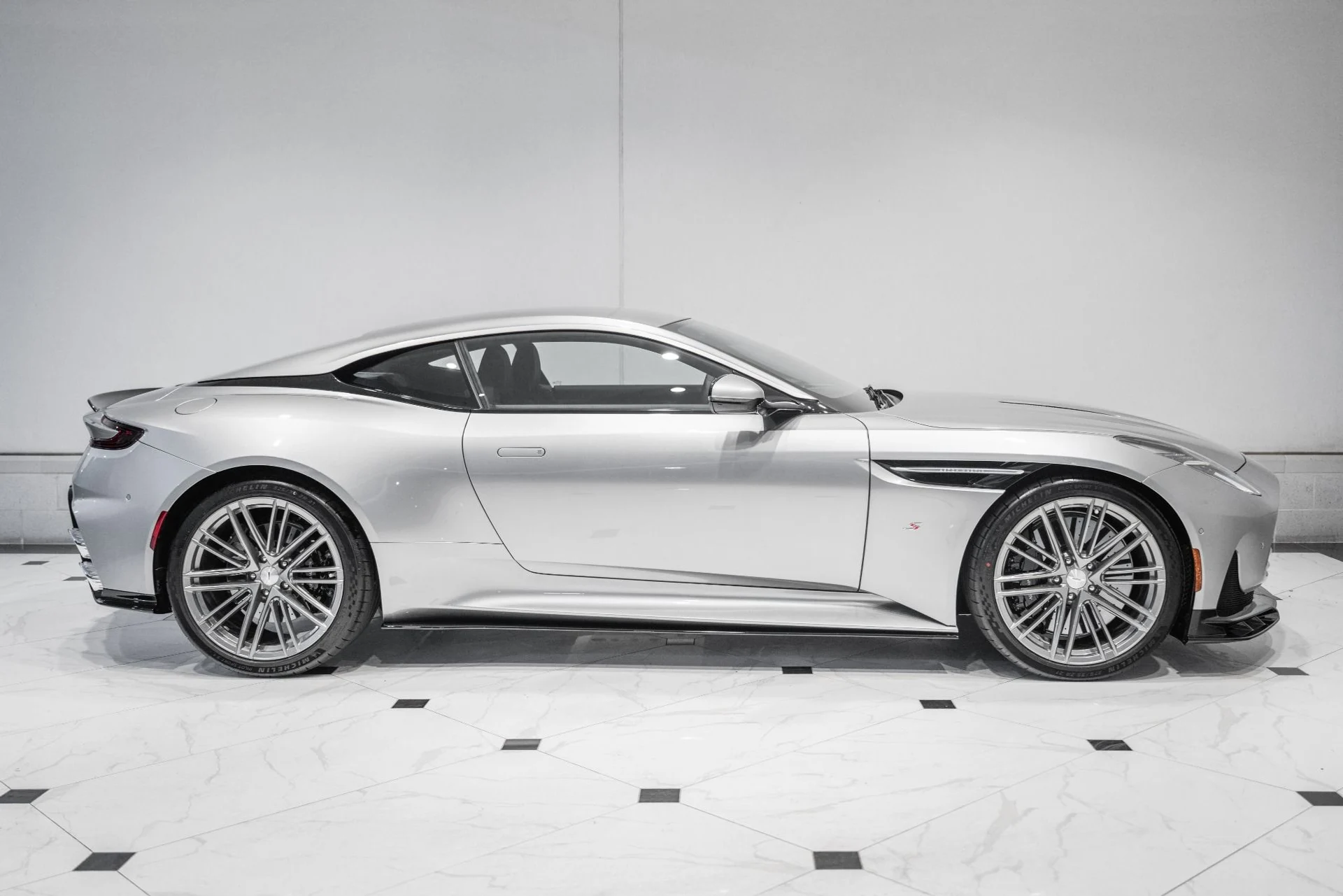 mph041_3297673243_New_2026_Aston_Martin_DB_12_S_1783088836_8feba4d394