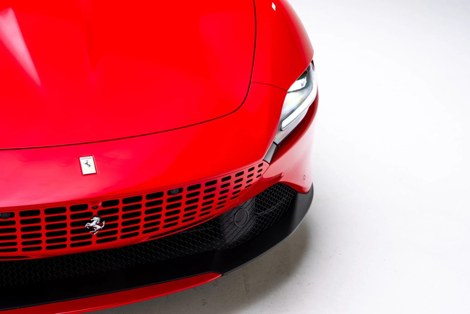 mph041_3302939456_Used_2025_Ferrari_Roma_Spider_1769719484_9c216d4bb1