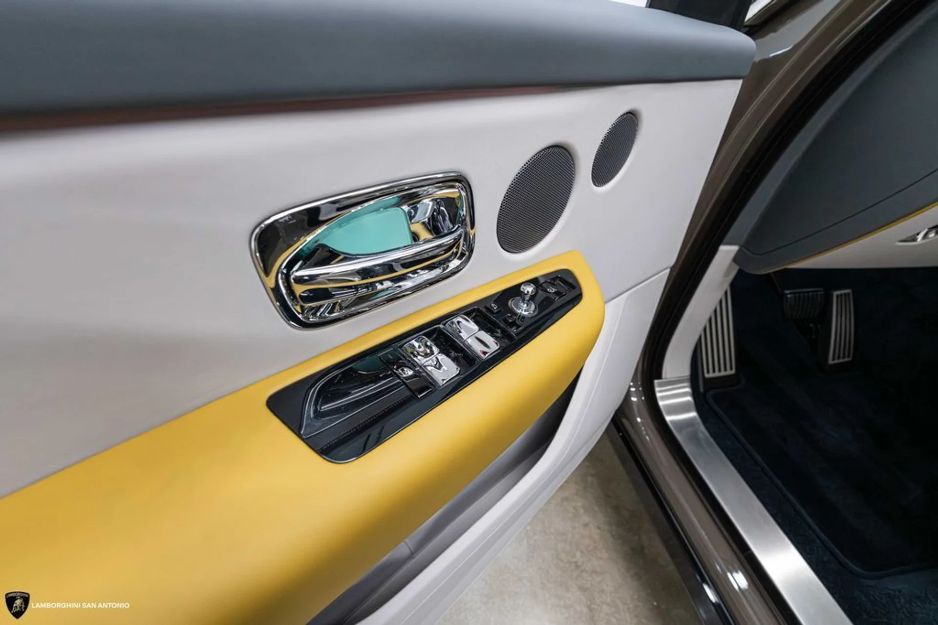 mph041_3313261263_de9d2ea93deccae89cfbabf58aa963f6x_d1c0d86f95