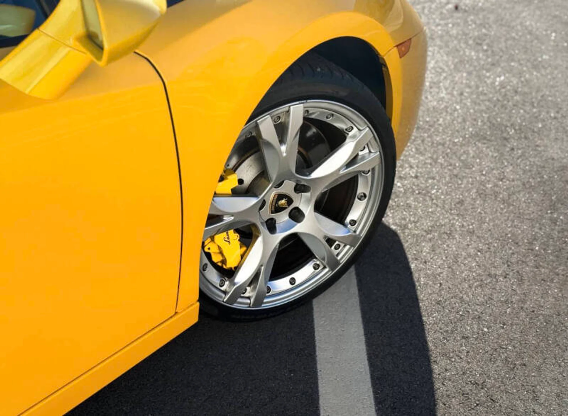 mph041_3335454688_2008_lamborghini_gallardo_base_awd_2dr_coupe_94c9eac384