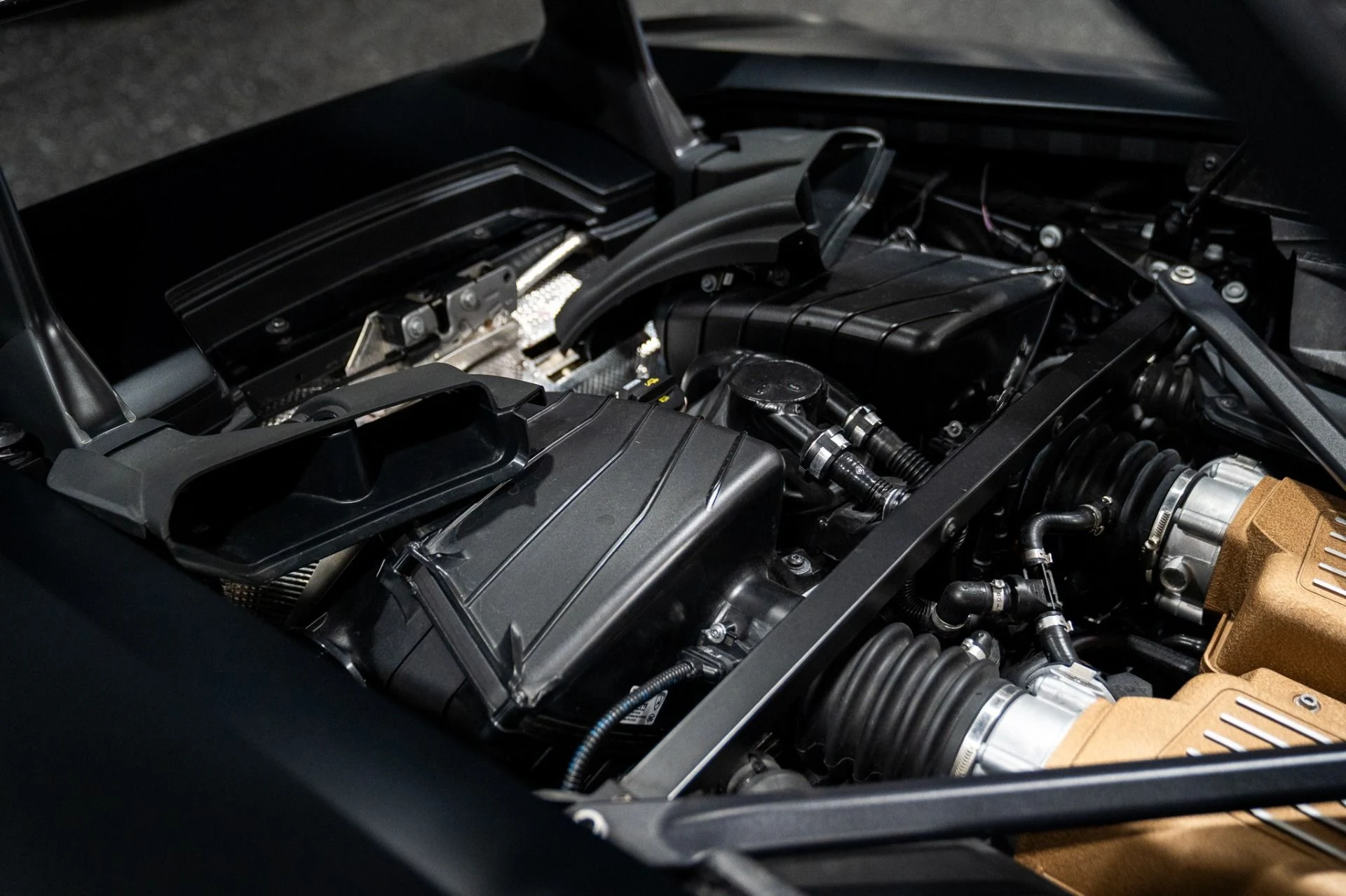 mph041_3342377763_Used_2018_Lamborghini_Huracan_LP_640_4_Performante_Ad_Personam_Paint_and_Interior_Massive_Sticker_1769147980_cfbdbb2f28