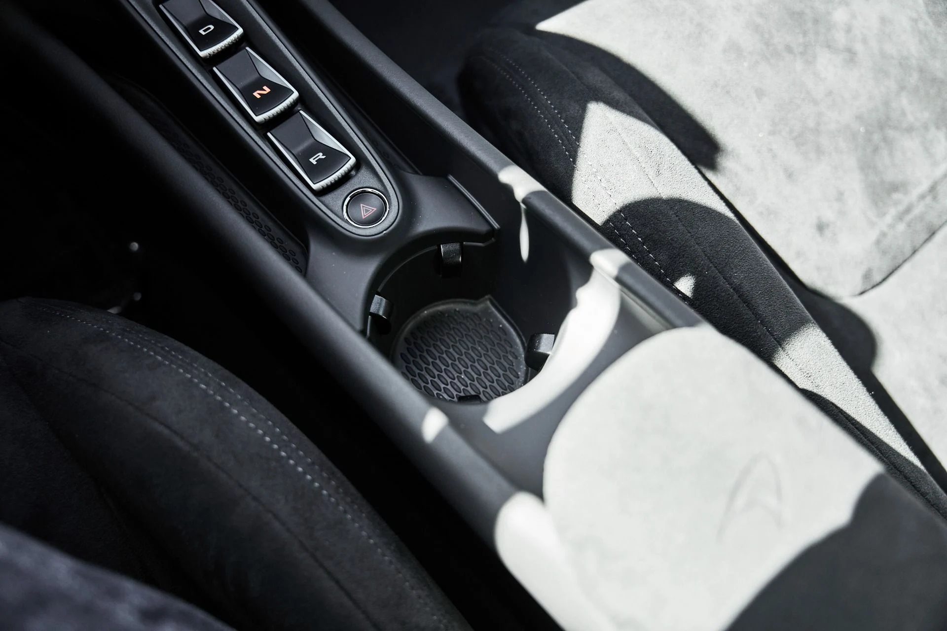 mph041_334672955_Used_2024_Mc_Laren_Artura_1774742249_67e239ba4a