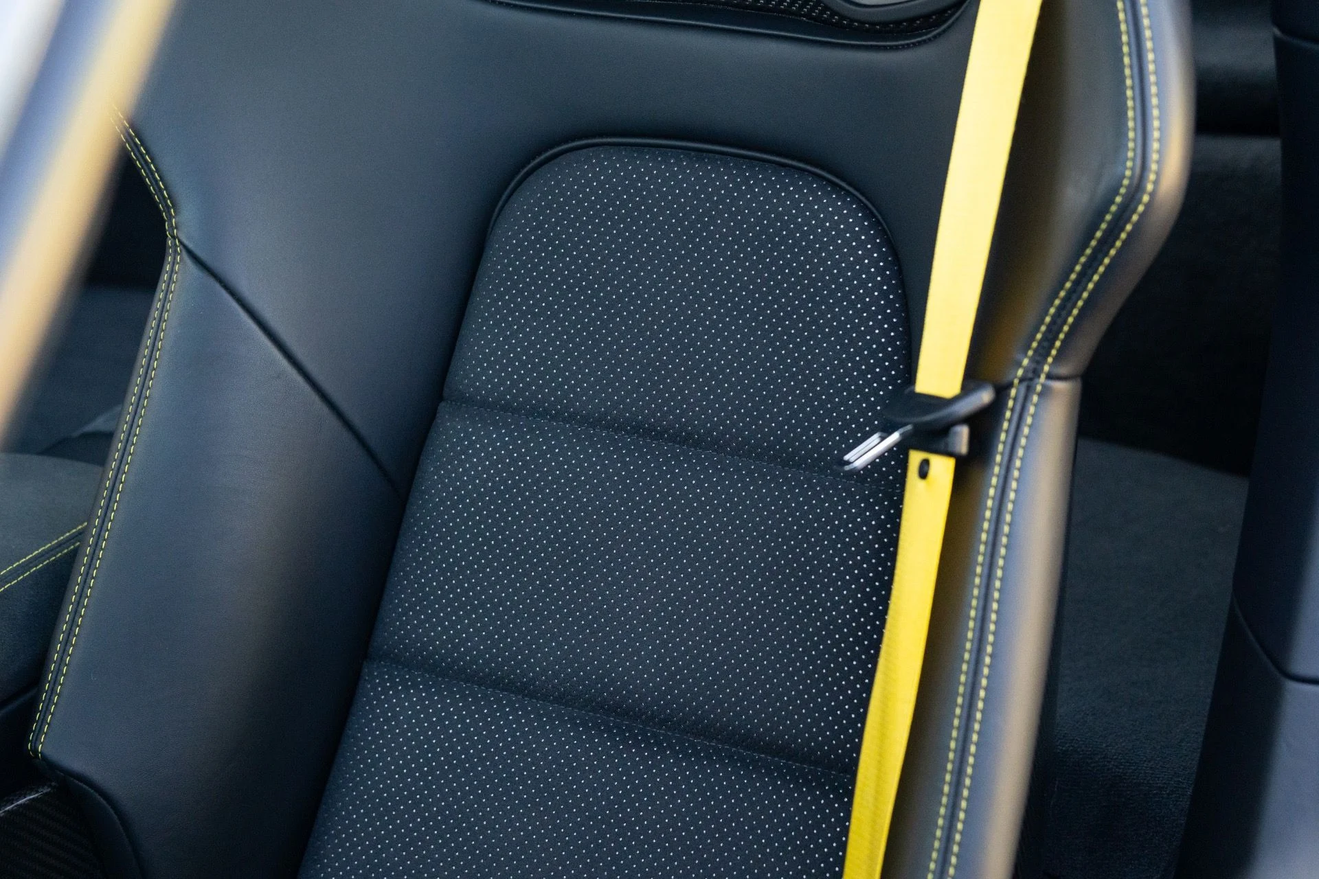 mph041_3350917427_Used_2023_Porsche_911_GT_3_1777402484_e072cf813f