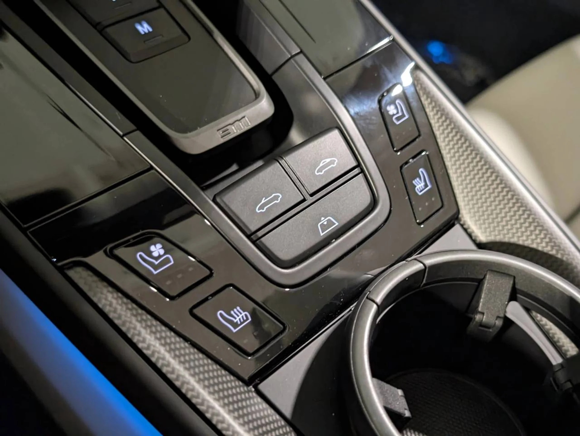 mph041_335647888_b138c4ccd2db25a8b8dafb03bb8745edx_7c9e30aaa7