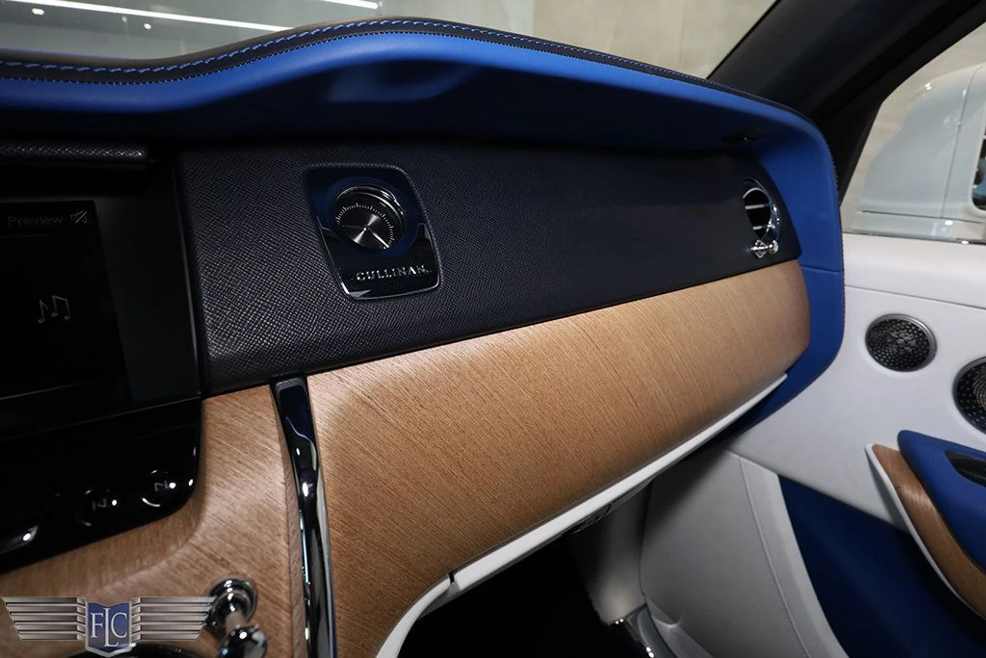 mph041_3402764552_used_2021_rolls_royce_cullinan_sportutility_9689_22989825_42_1024_9821800078