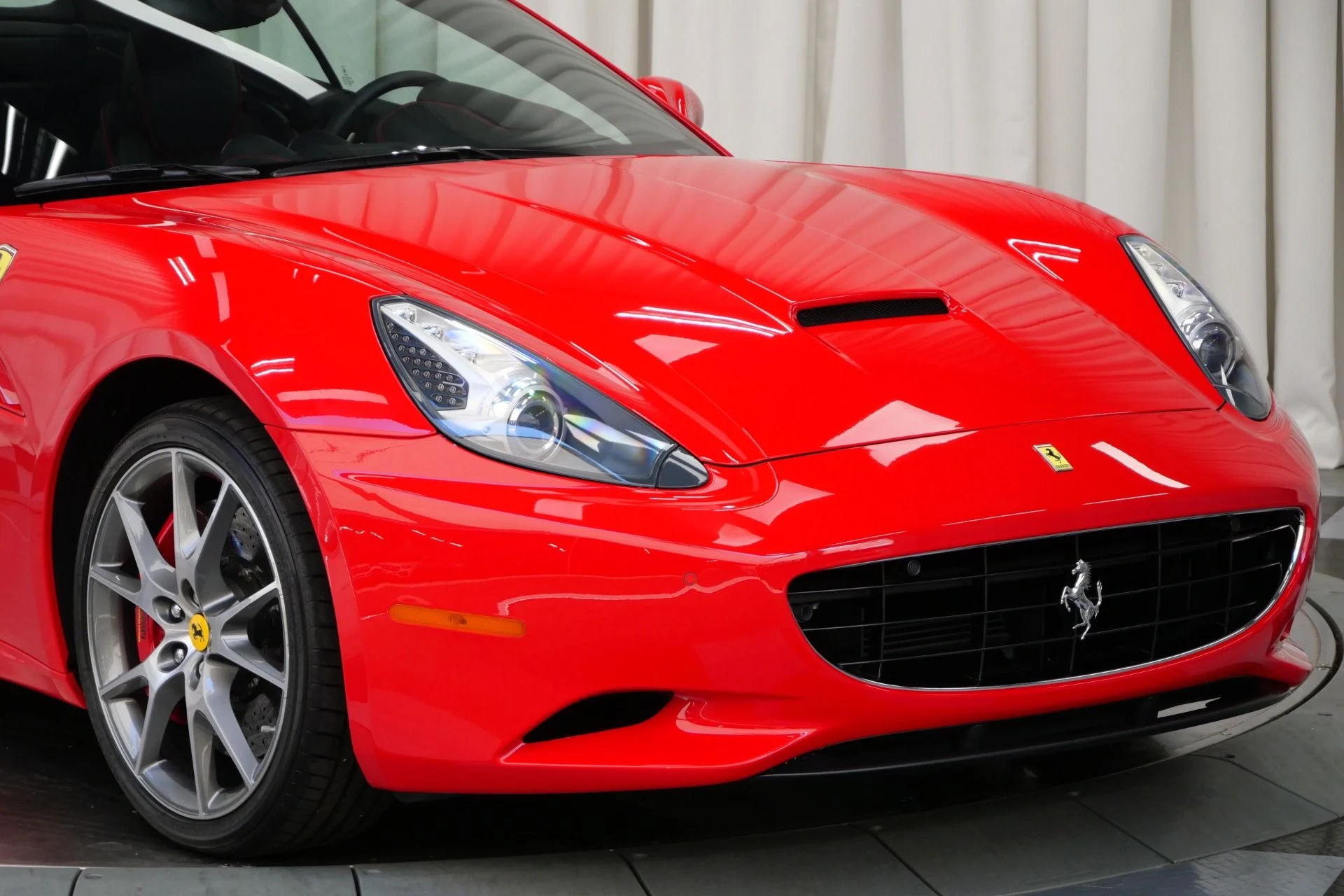 mph041_3408004204_Used_2011_Ferrari_California_1753808084_50d039dab0