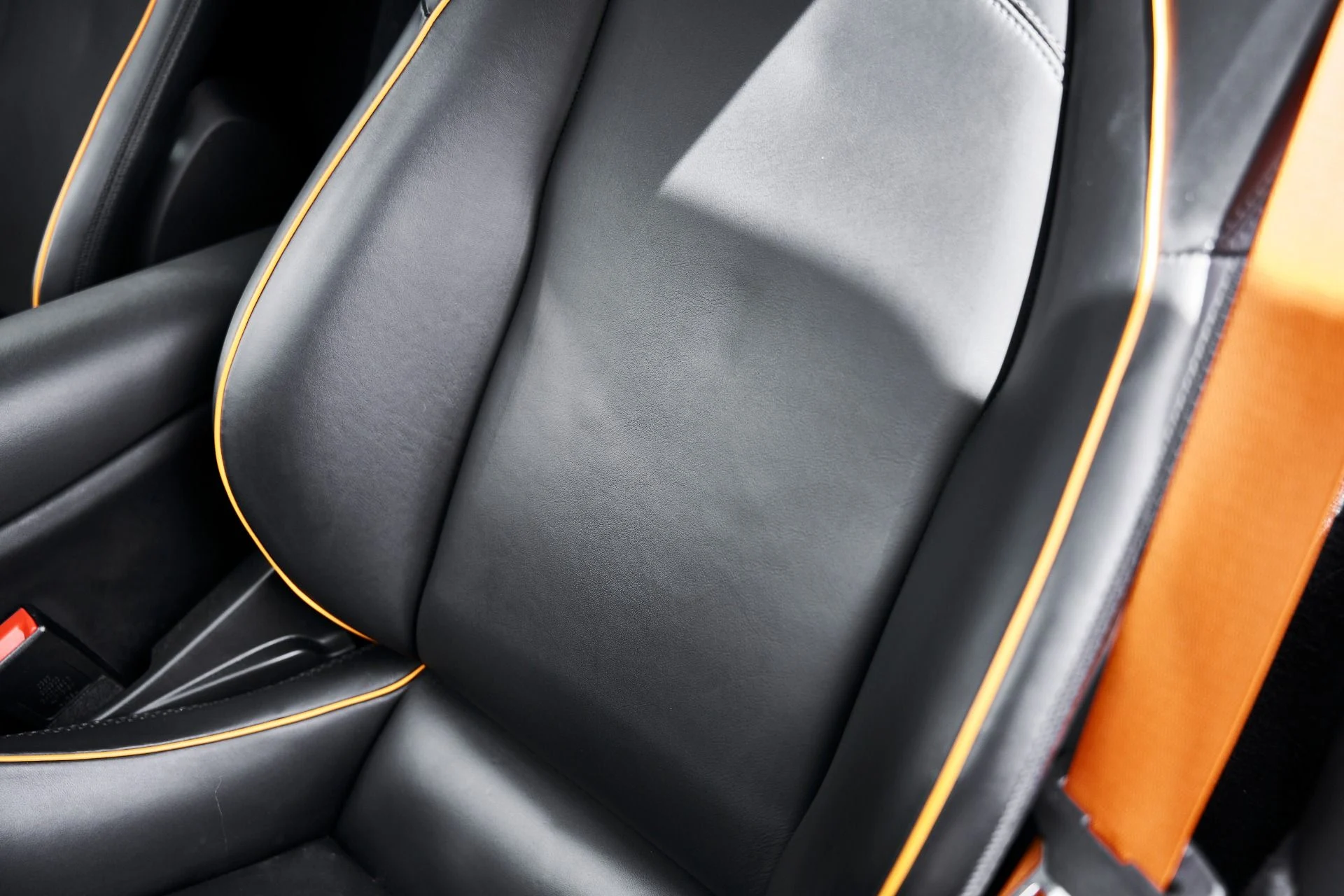 mph041_3412809006_Used_2024_Mc_Laren_Artura_1775583377_f365f31049