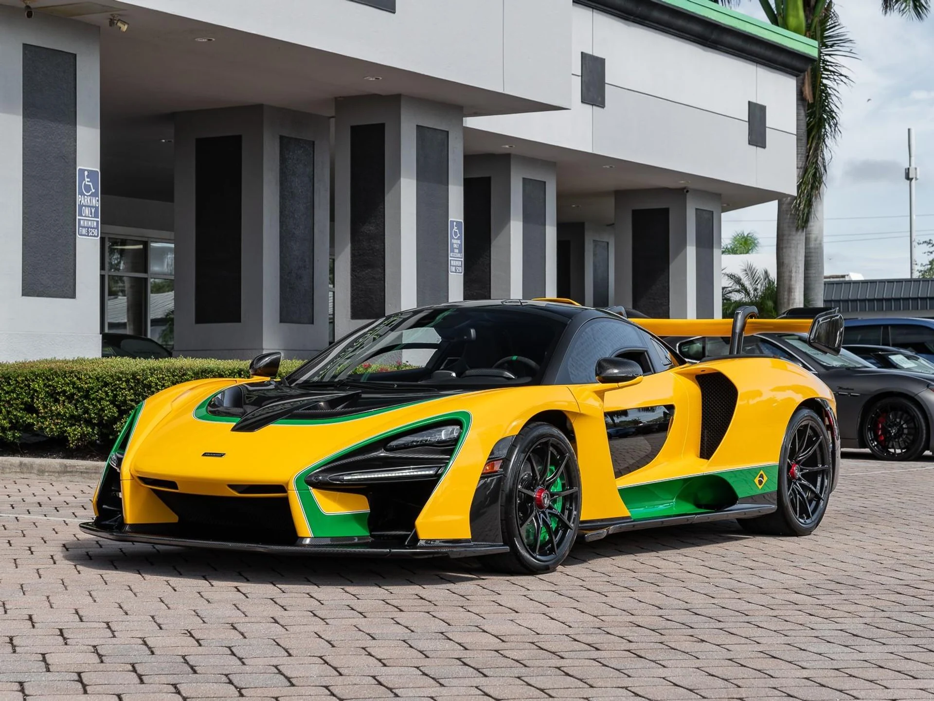 mph041_3421947093_Used_2019_Mc_Laren_Senna_1757779968_83a9dc2d72