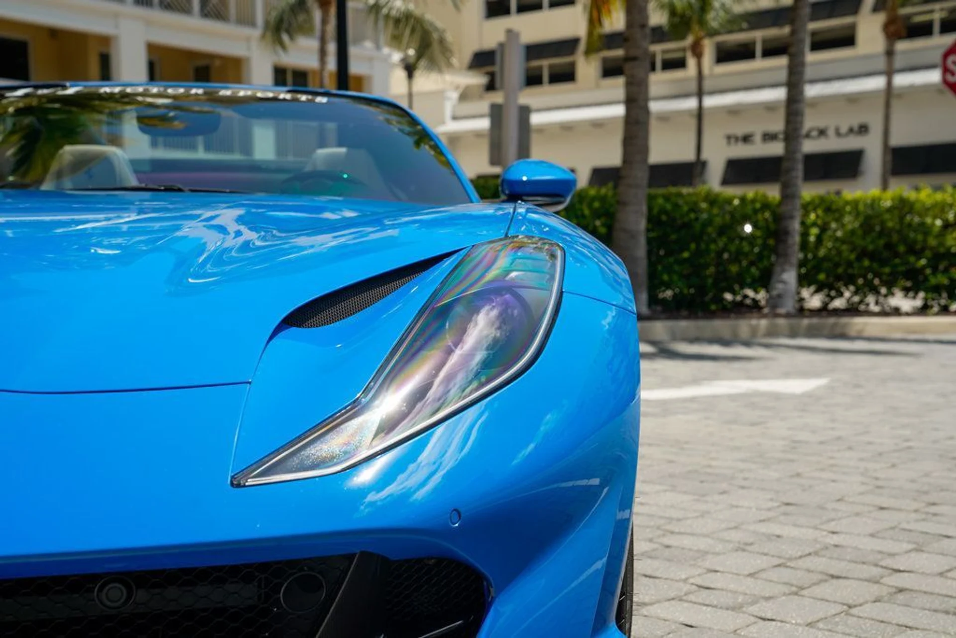 mph041_3426562019_used_2022_ferrari_812_gts_convertible_14354_22898644_42_1024_518199808e