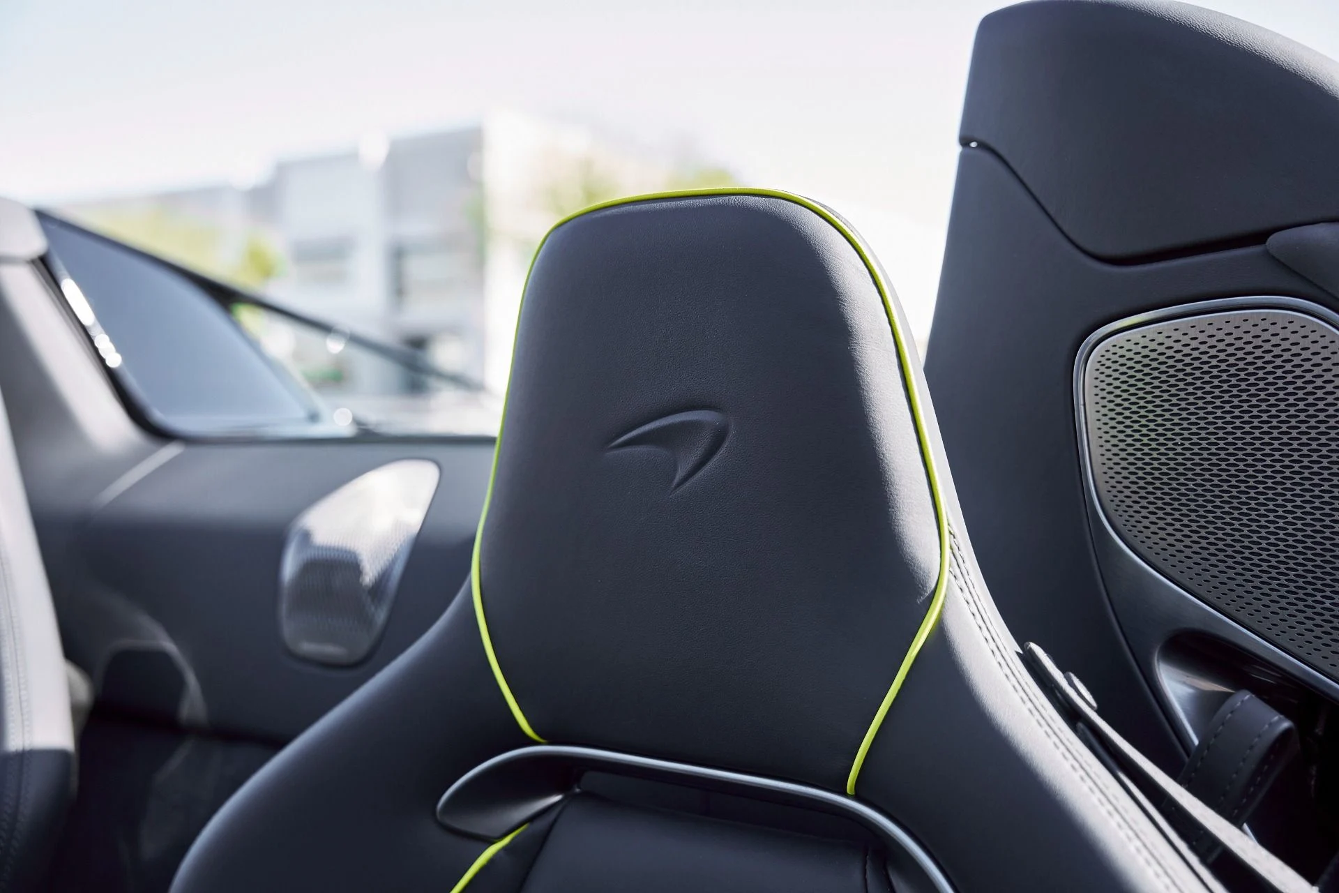 mph041_3435589179_Used_2025_Mc_Laren_Artura_Tech_Lux_1769825909_56a036ff78