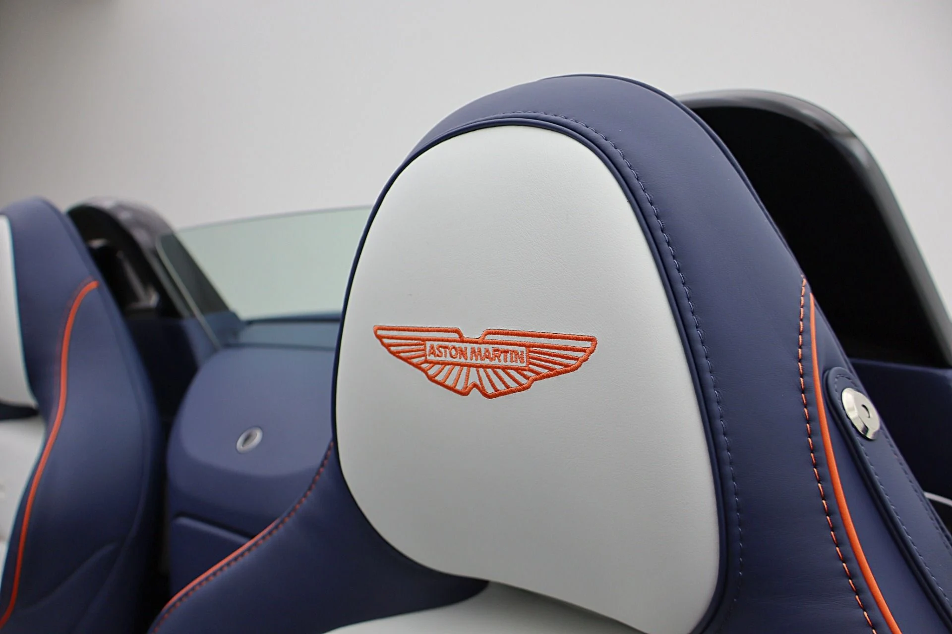 mph041_3436083678_New_2026_Aston_Martin_Vantage_S_3a623fb51a