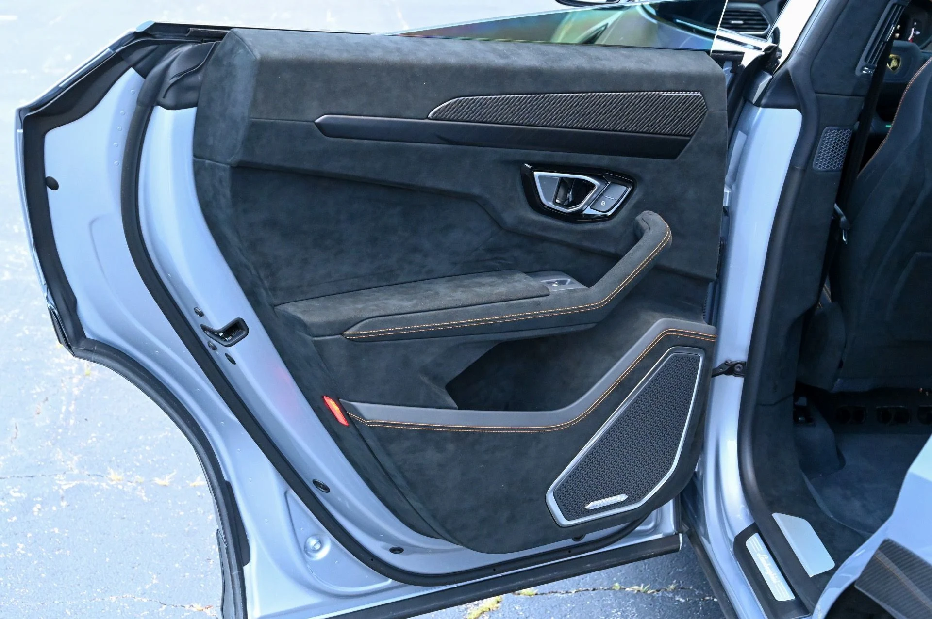mph041_344320397_Used_2024_Lamborghini_Urus_Performante_1746807193_59ce2175c9
