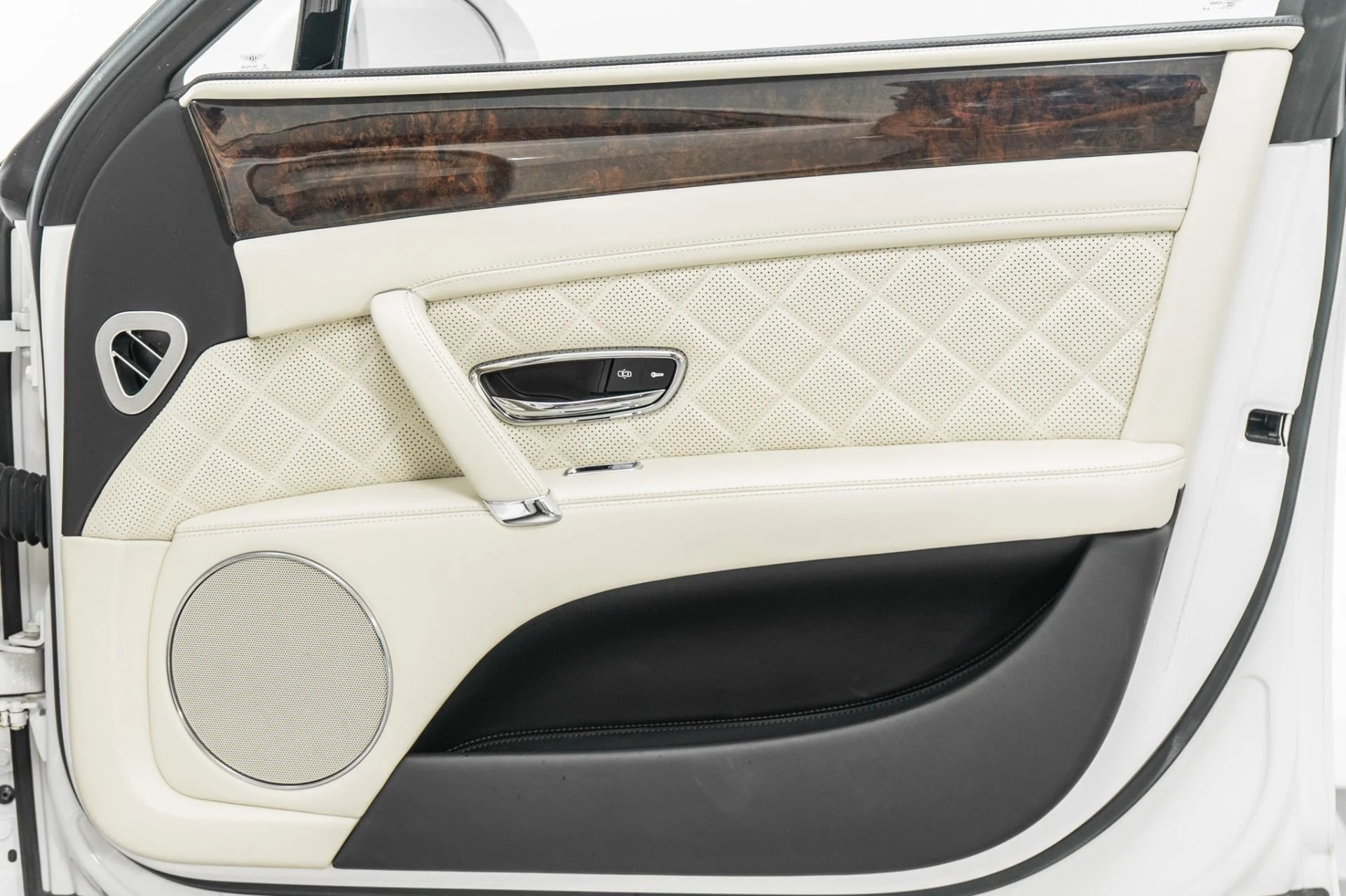 mph041_3467105732_Used_2017_Bentley_Flying_Spur_W12_1784311840_b999a59a3e