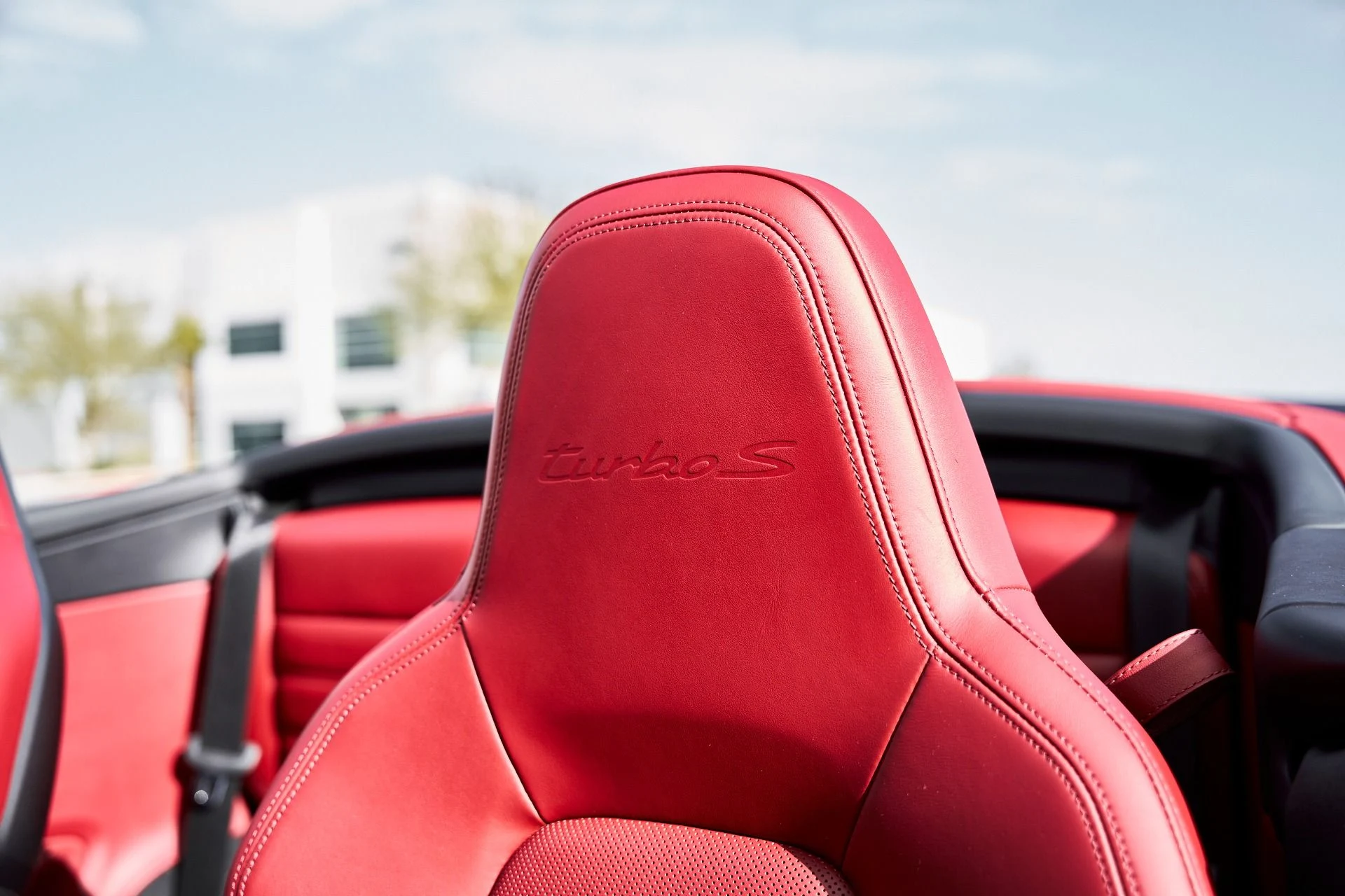 mph041_3496043737_Used_2021_Porsche_911_Turbo_S_1767839099_6e73bd7ad2