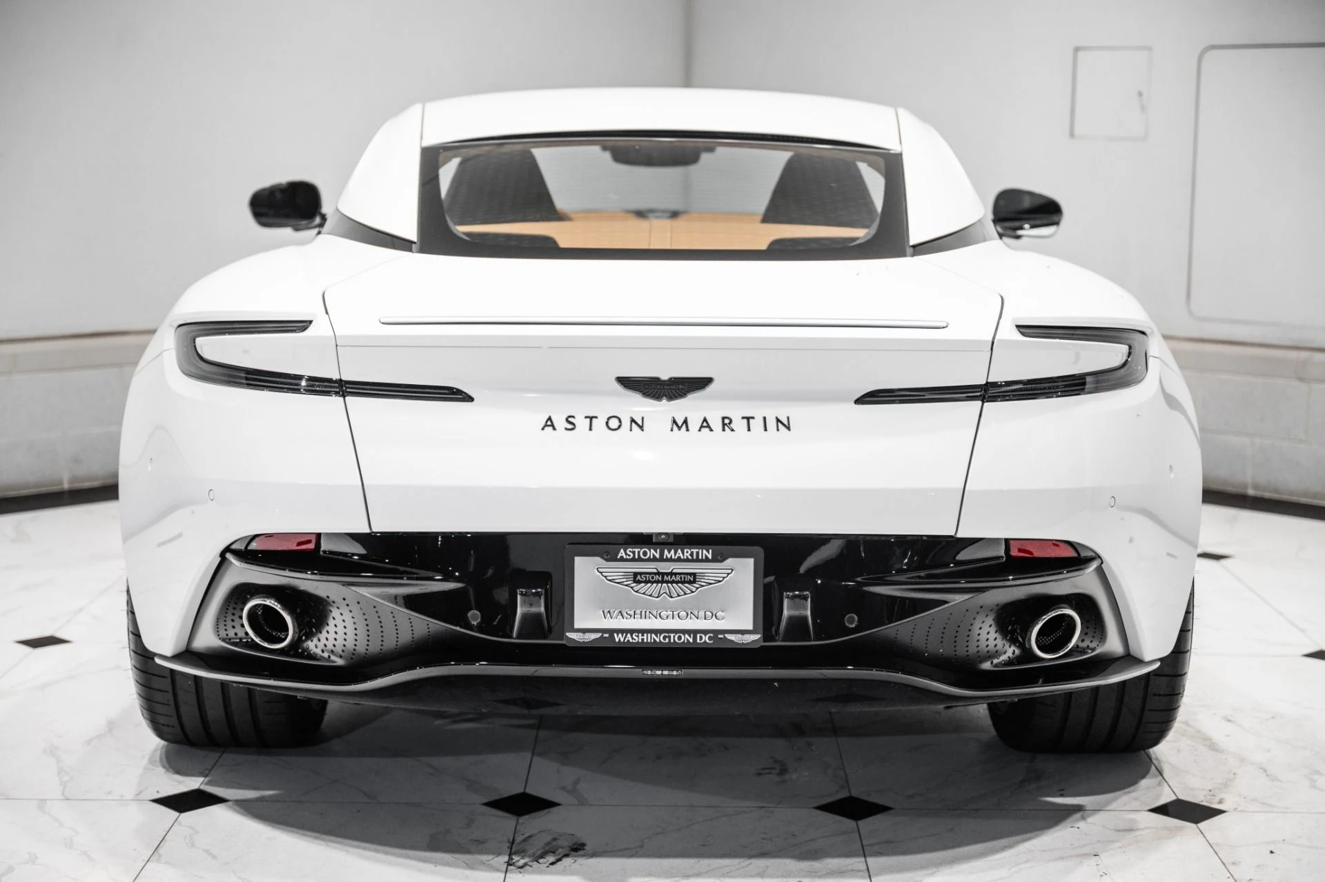 mph041_3497549853_Used_2024_Aston_Martin_DB_12_V8_COUPE_1784304834_6de3d1afa3