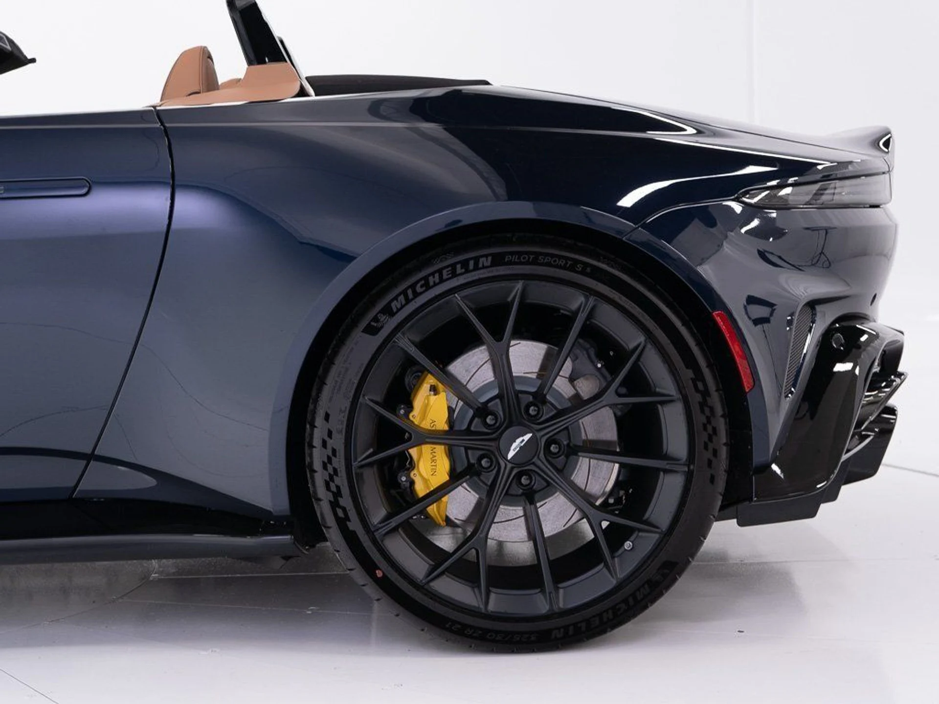 mph041_3502129172_f5f5bceba3cad94b834b4b6cddea8052_de59f83dfa