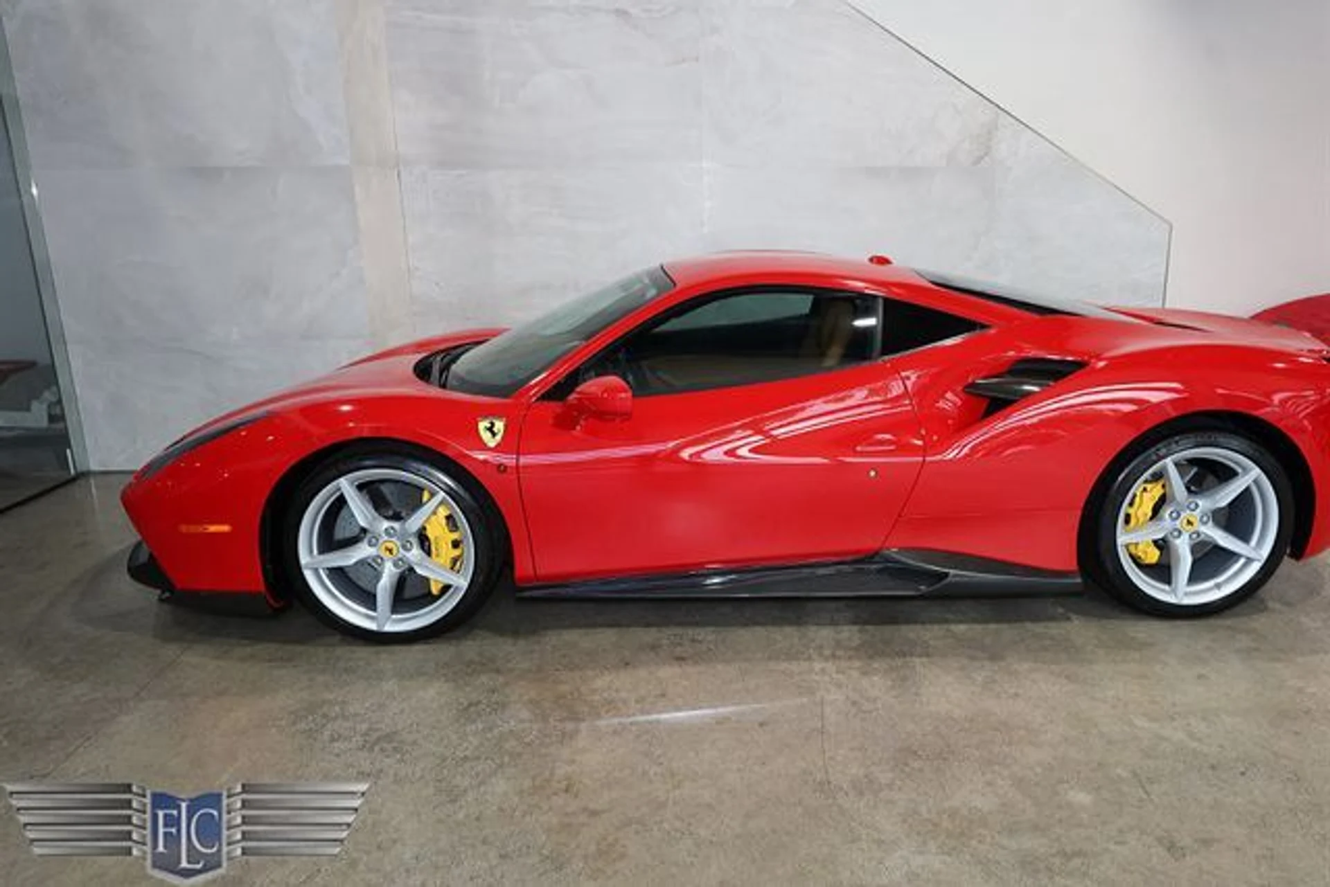mph041_3506176857_used_2018_ferrari_488_gtb_coupe_9689_23040526_45_640_55576ca0dd
