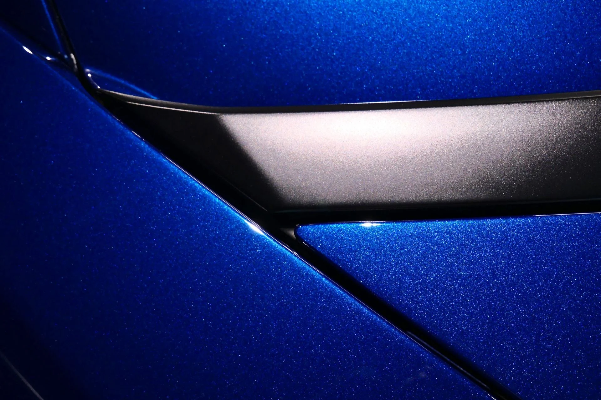 mph041_3514328140_Used_2014_Lamborghini_Aventador_LP_700_4_Beautiful_Color_Combination_Transparent_Engine_Bonnet_1774983686_4875146d84